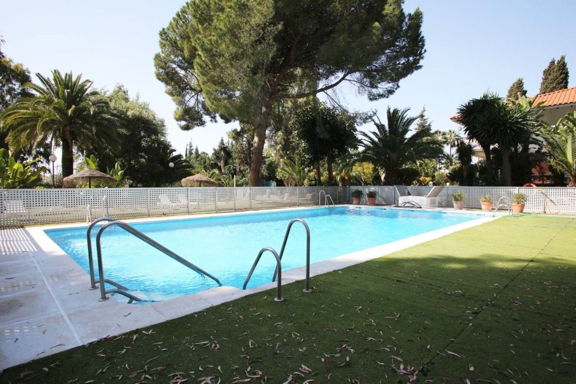 Resale - Apartment - Middle Floor Apartment - Marbella - Nueva Andalucia
