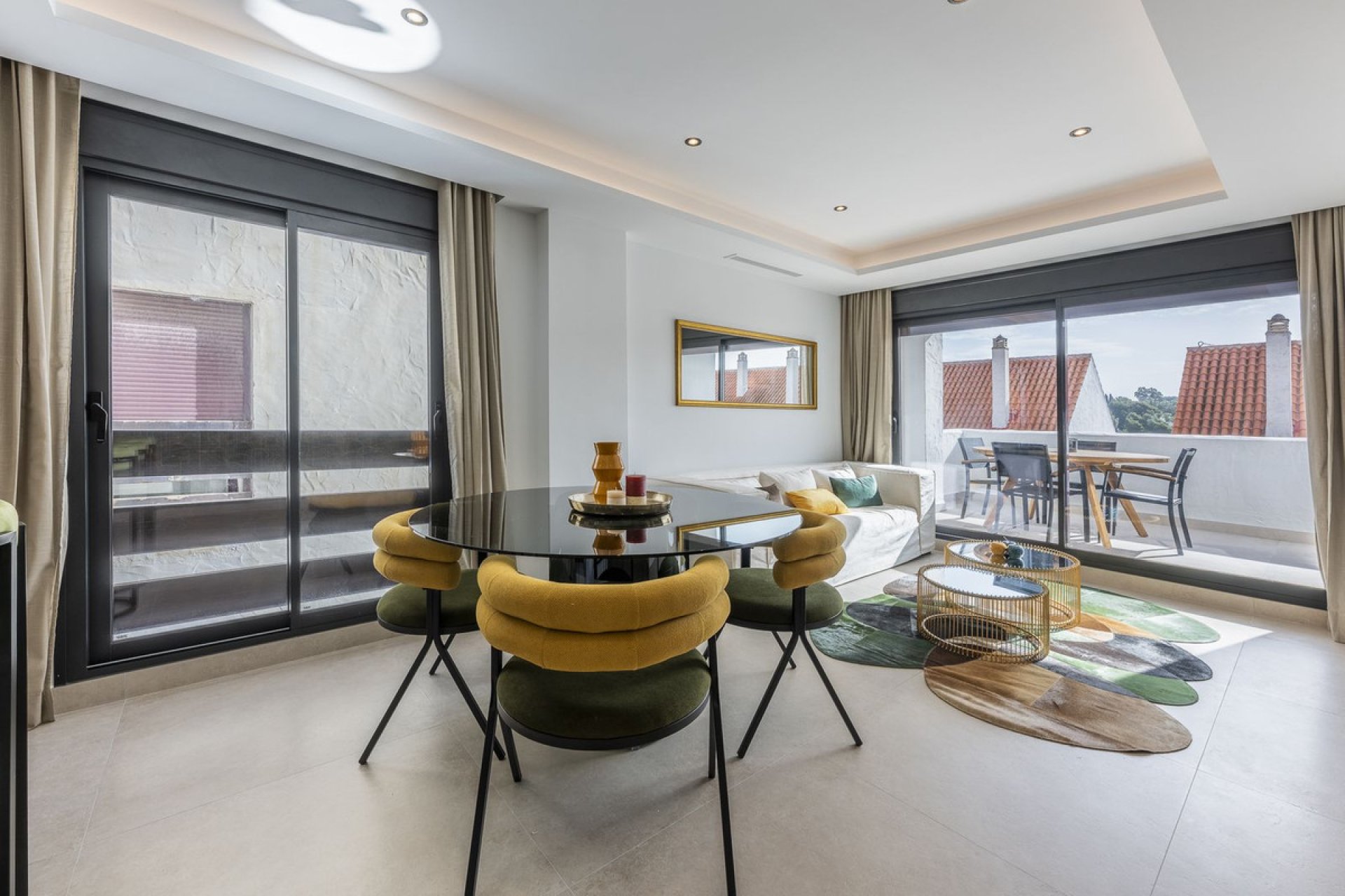 Resale - Apartment - Middle Floor Apartment - Marbella - Nueva Andalucia