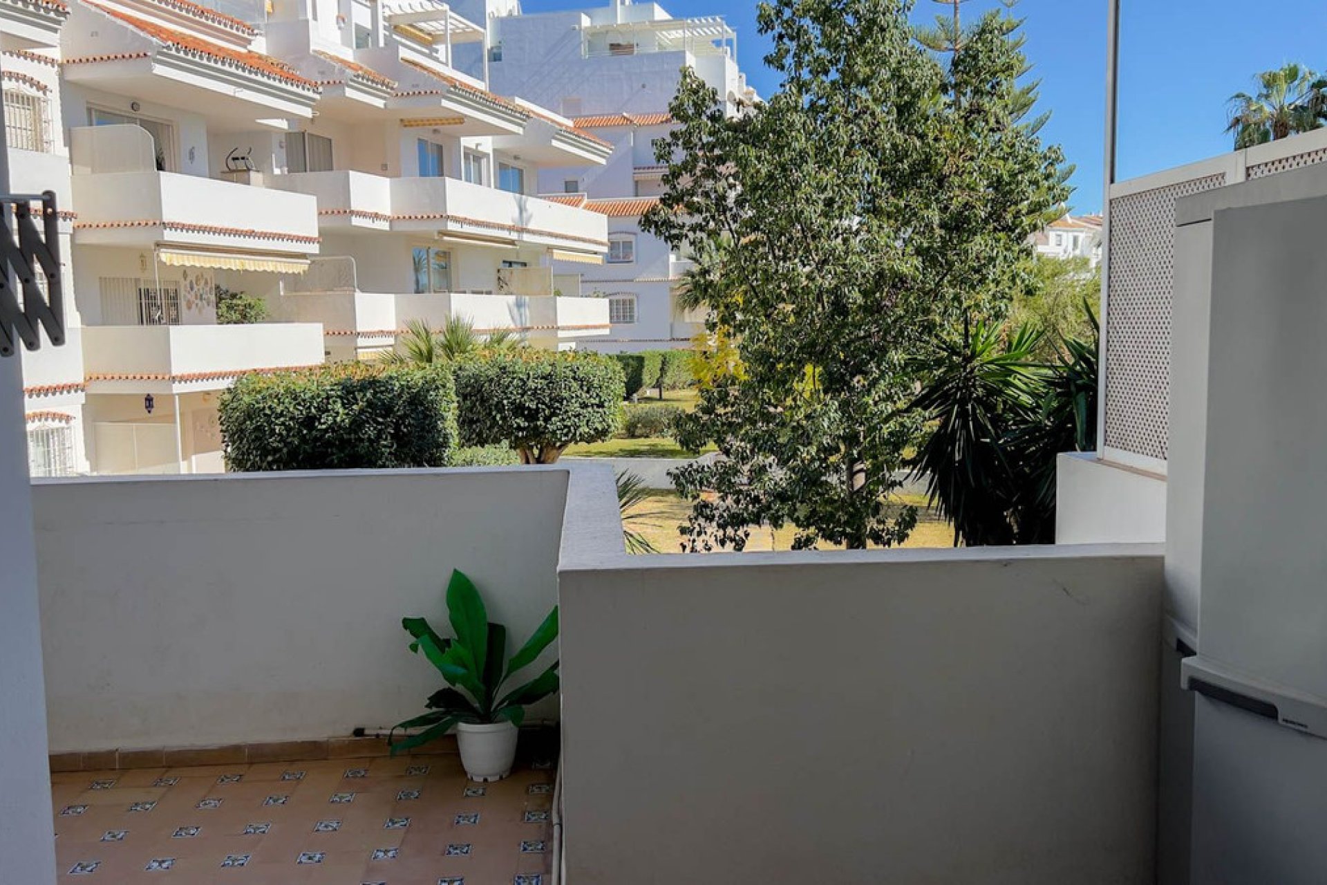 Resale - Apartment - Middle Floor Apartment - Marbella - Nueva Andalucia