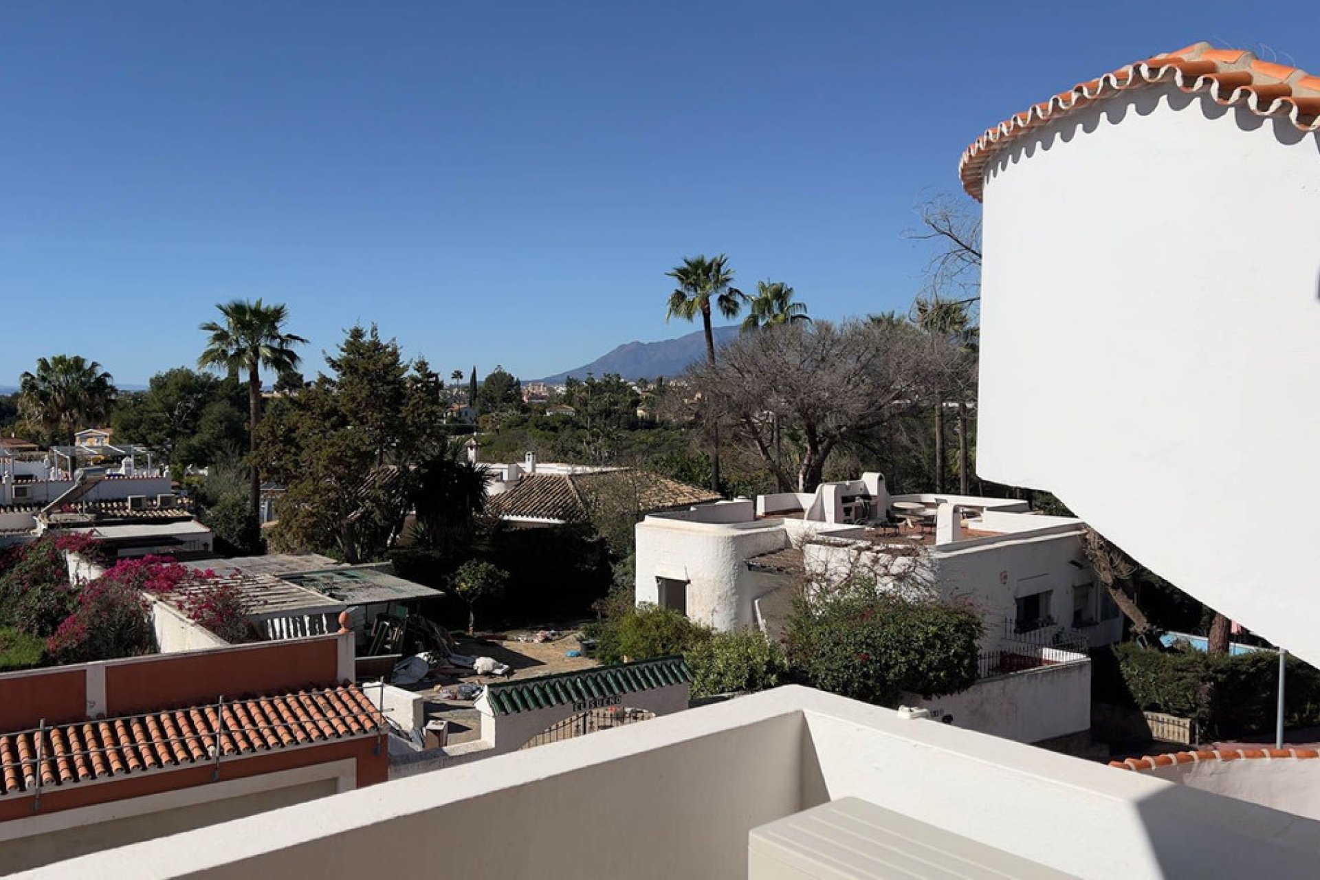 Resale - Apartment - Middle Floor Apartment - Marbella - Nueva Andalucia