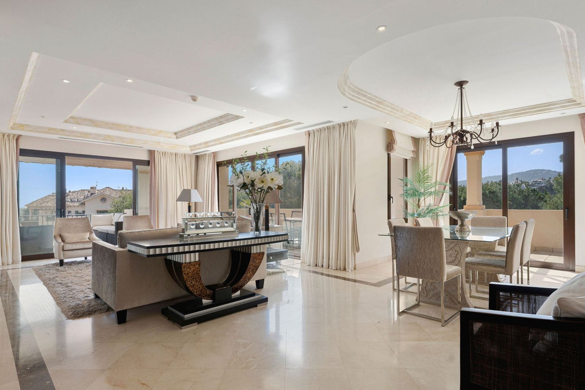 Resale - Apartment - Middle Floor Apartment - Marbella - Nueva Andalucia