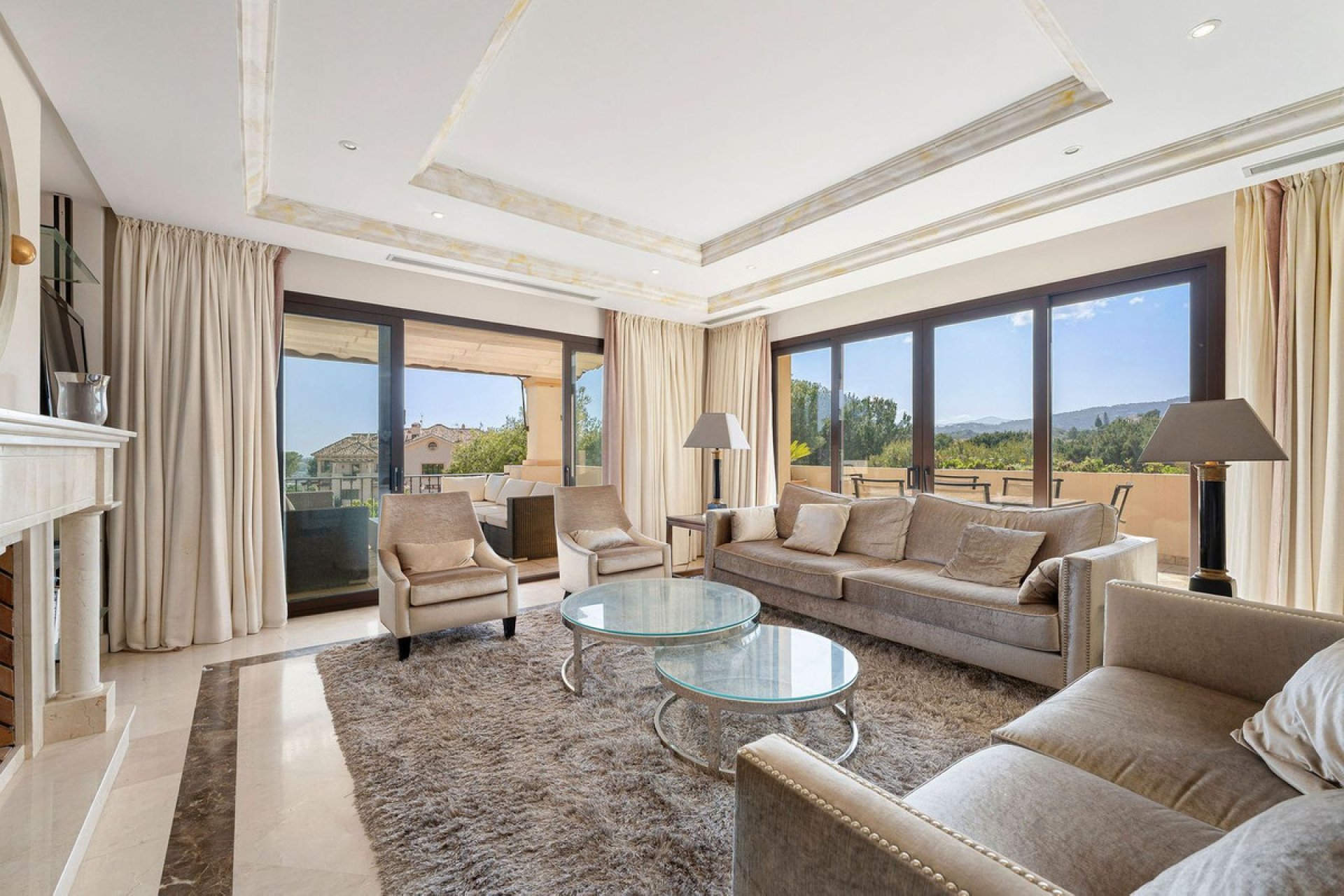 Resale - Apartment - Middle Floor Apartment - Marbella - Nueva Andalucia