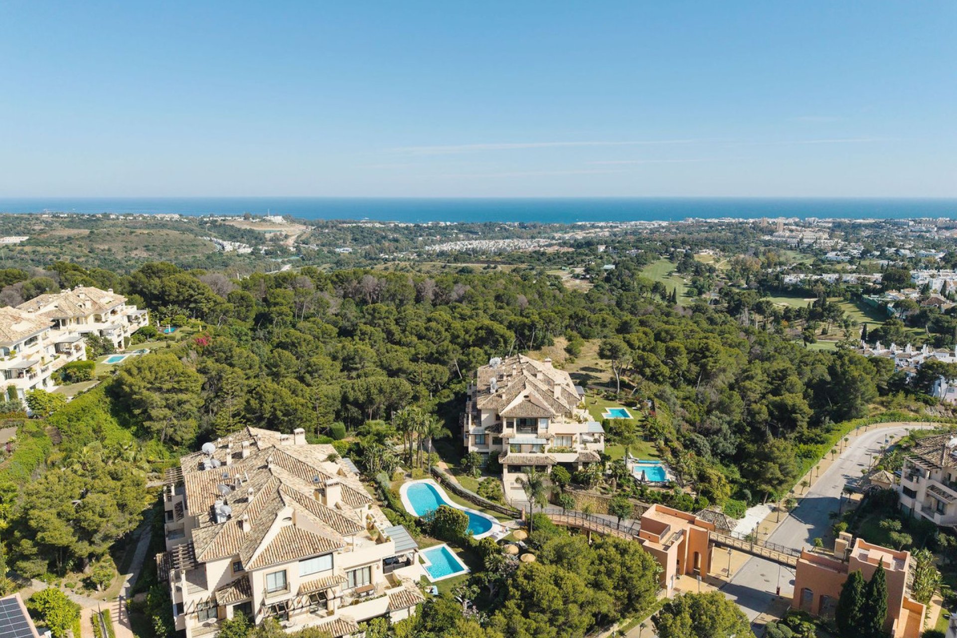 Resale - Apartment - Middle Floor Apartment - Marbella - Nueva Andalucia