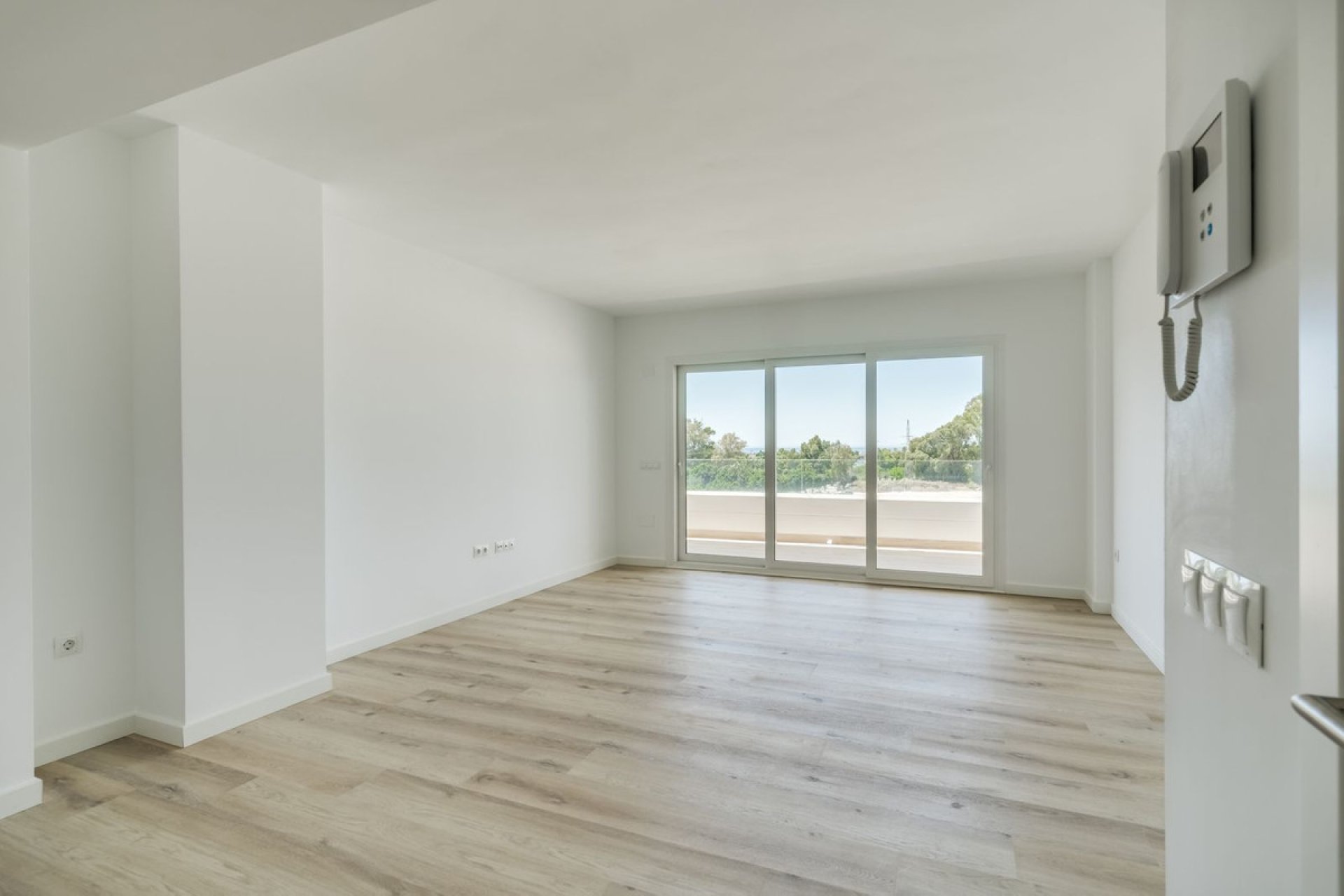 Resale - Apartment - Middle Floor Apartment - Marbella - Nueva Andalucia