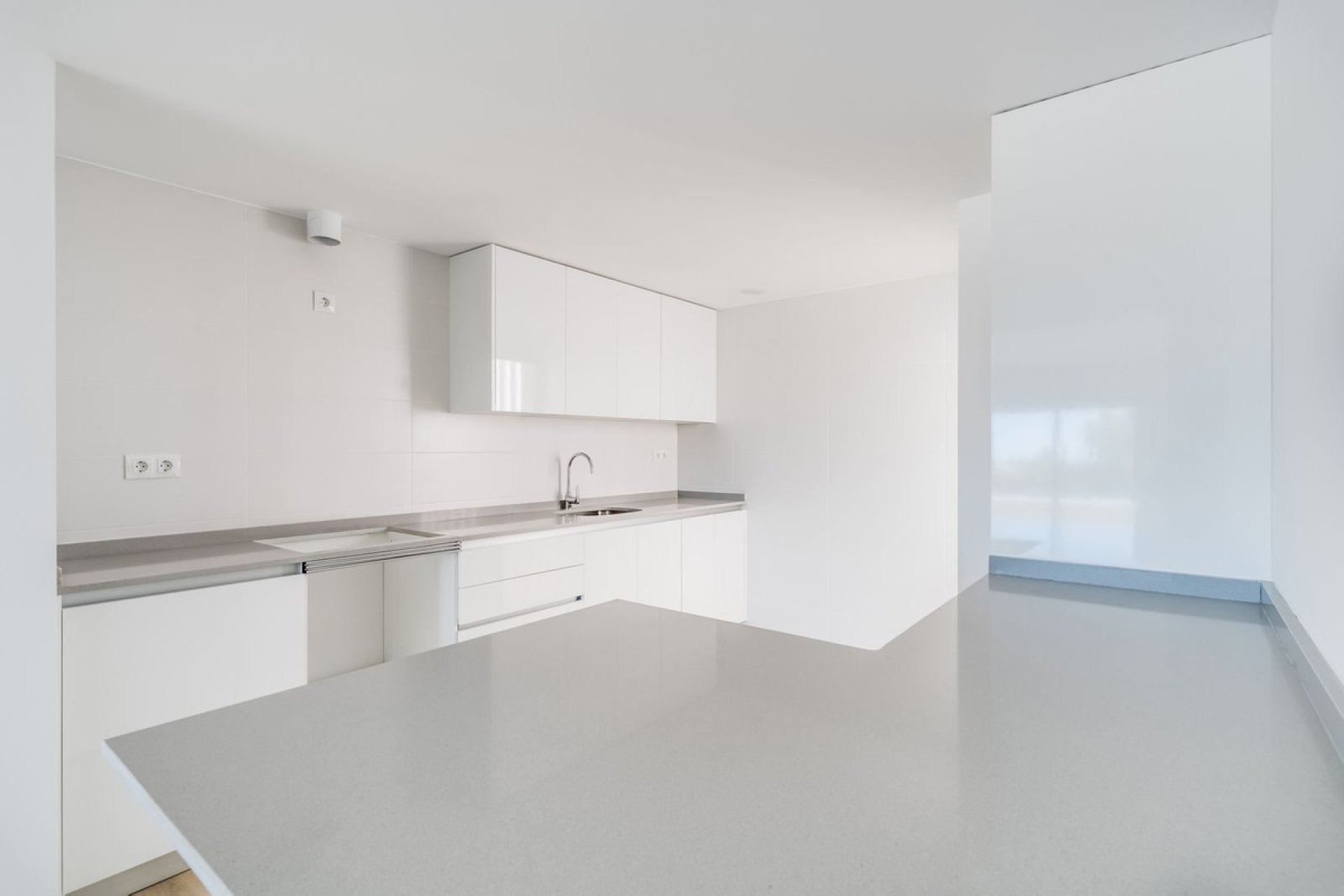 Resale - Apartment - Middle Floor Apartment - Marbella - Nueva Andalucia