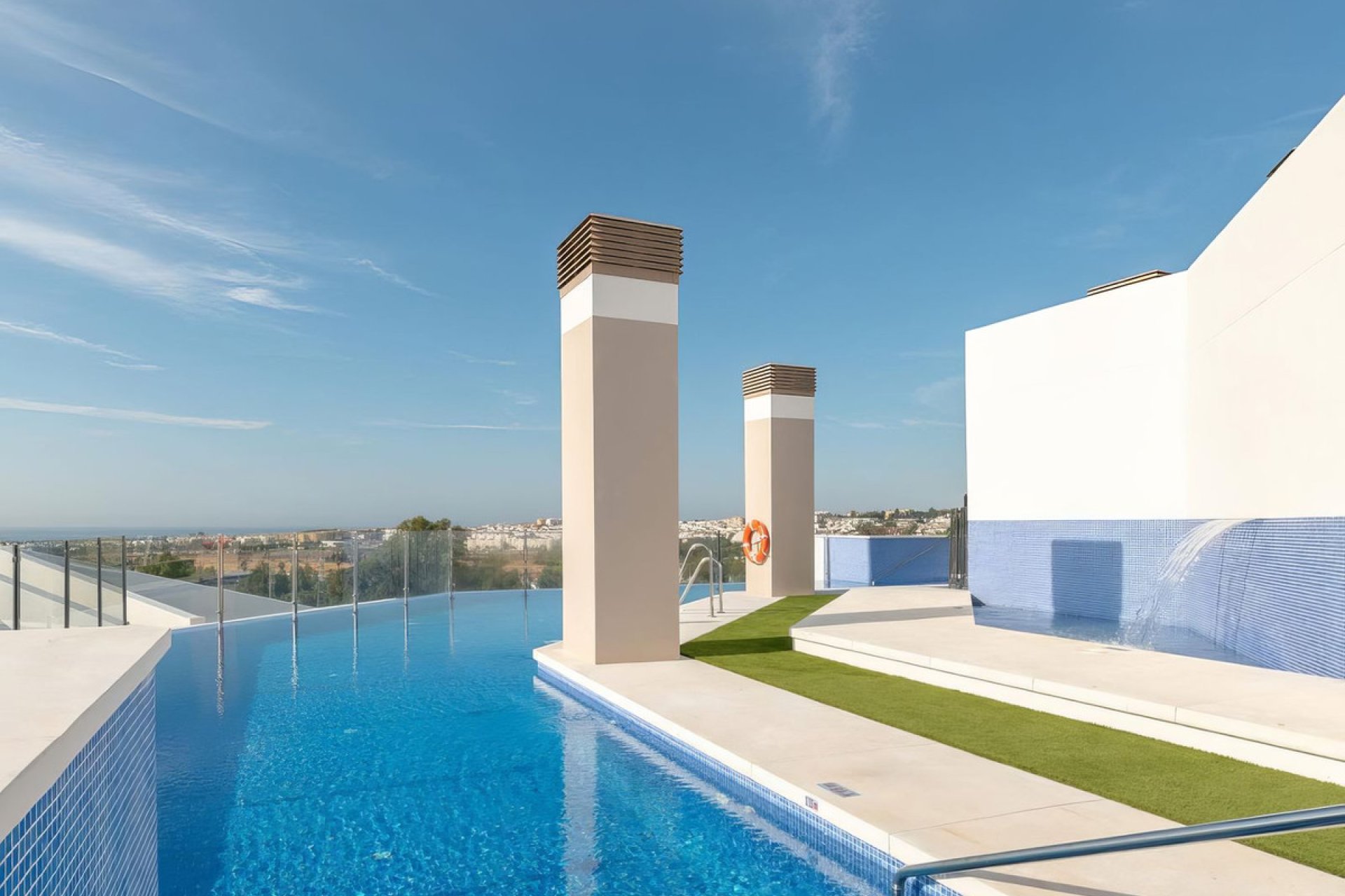Resale - Apartment - Middle Floor Apartment - Marbella - Nueva Andalucia