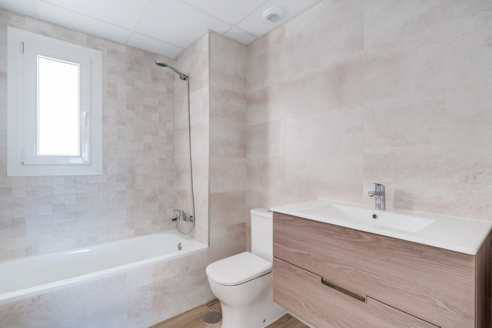 Resale - Apartment - Middle Floor Apartment - Marbella - Nueva Andalucia