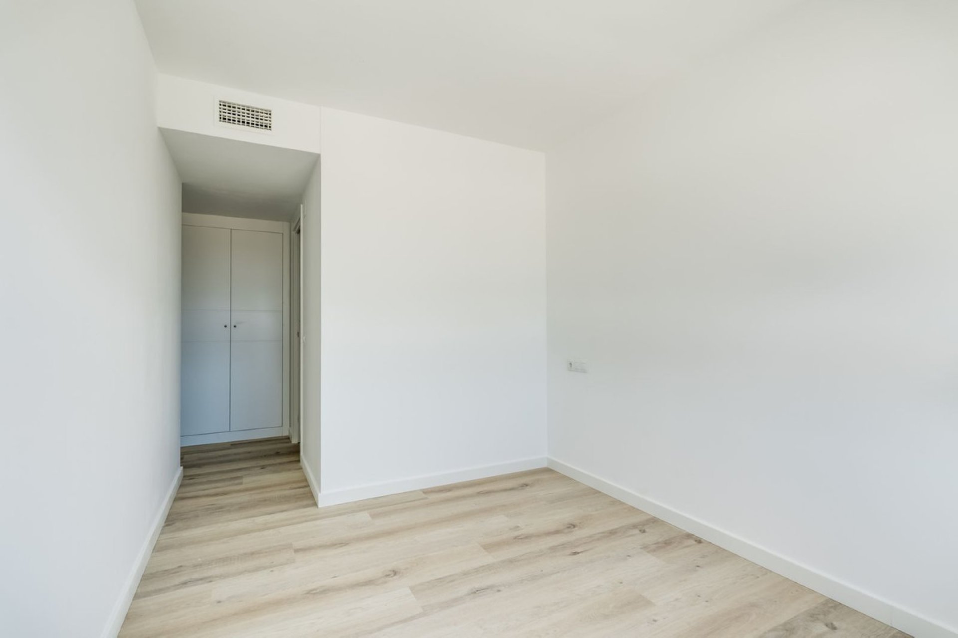 Resale - Apartment - Middle Floor Apartment - Marbella - Nueva Andalucia