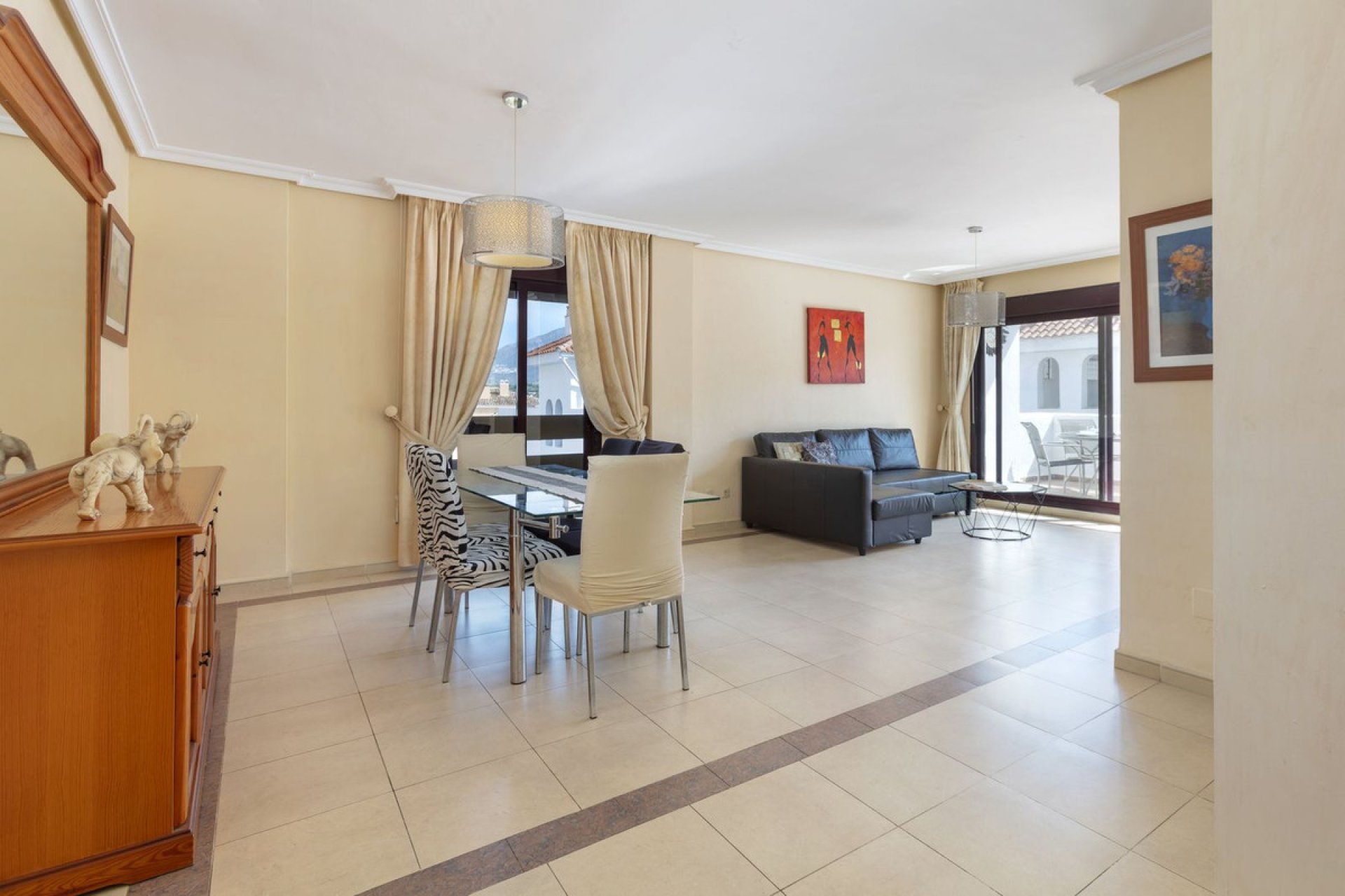 Resale - Apartment - Middle Floor Apartment - Marbella - Nueva Andalucia