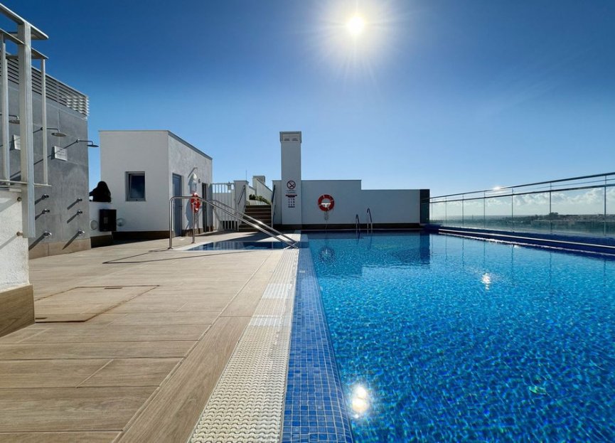 Resale - Apartment - Middle Floor Apartment - Marbella - Nueva Andalucia