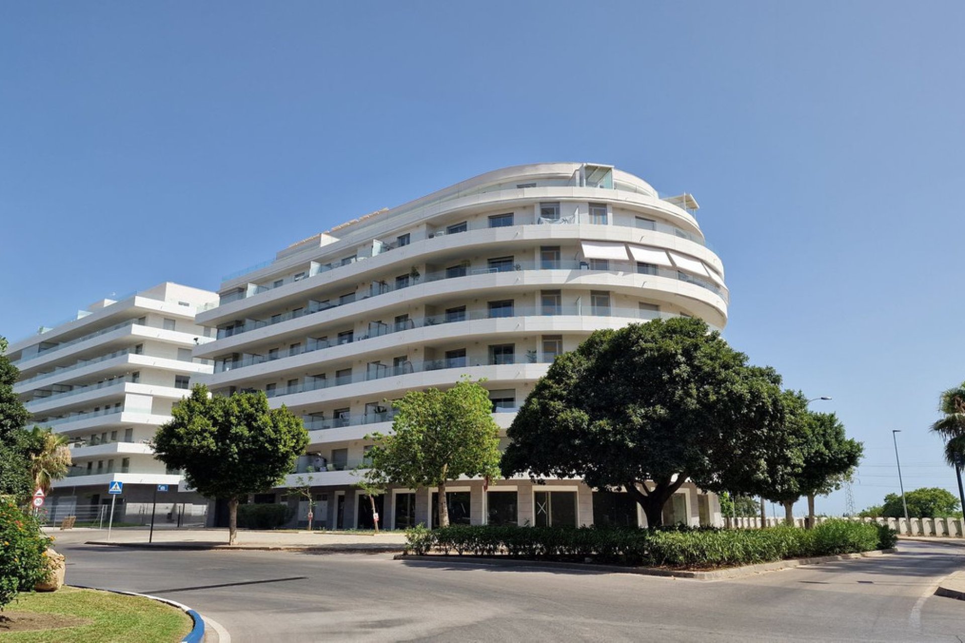 Resale - Apartment - Middle Floor Apartment - Marbella - Nueva Andalucia