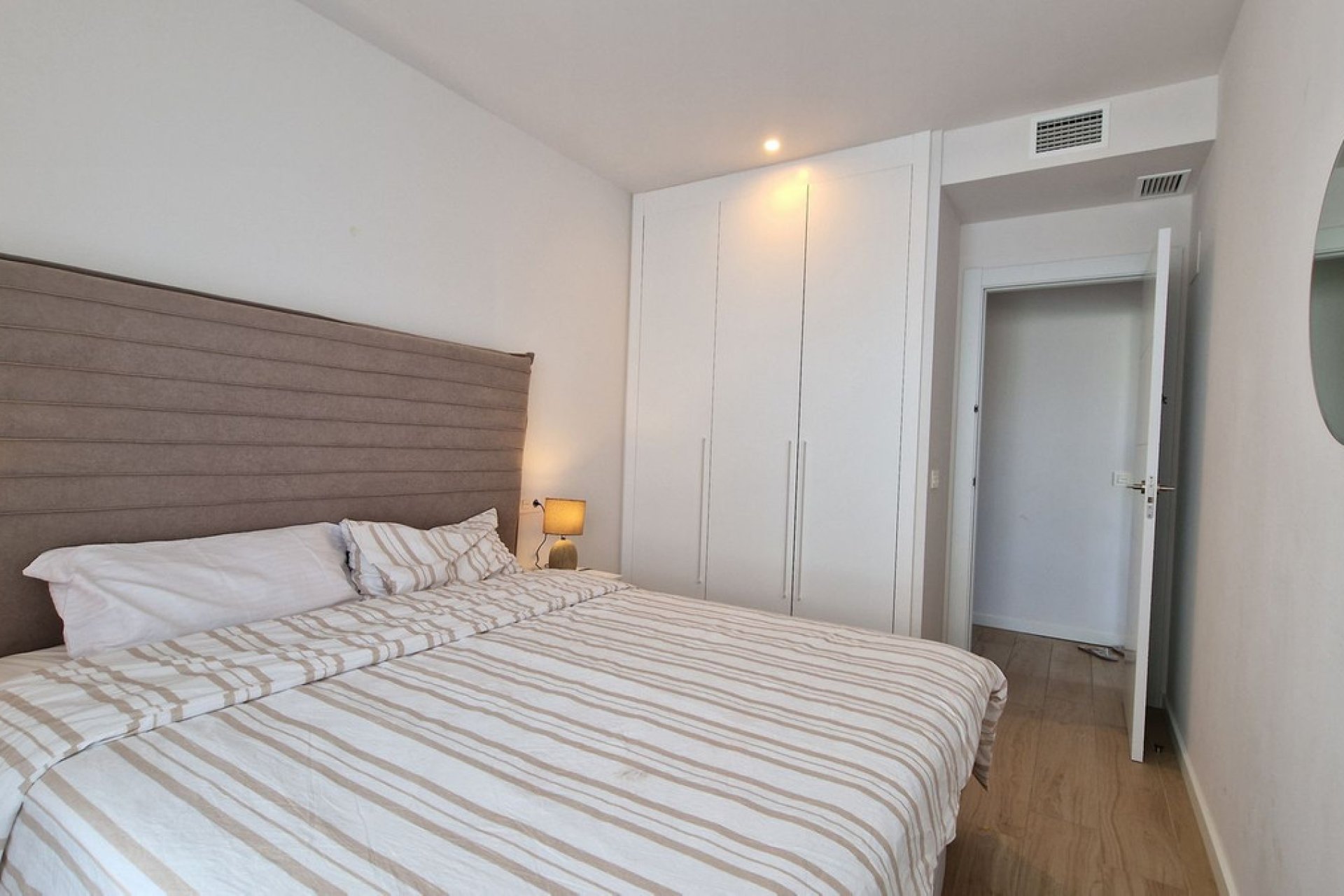 Resale - Apartment - Middle Floor Apartment - Marbella - Nueva Andalucia