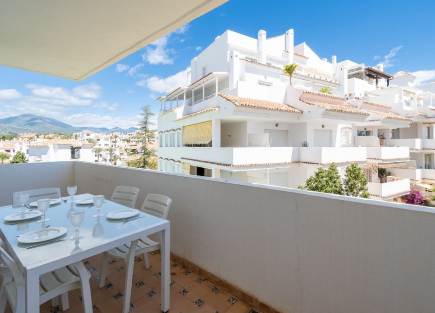 Resale - Apartment - Middle Floor Apartment - Marbella - Nueva Andalucia