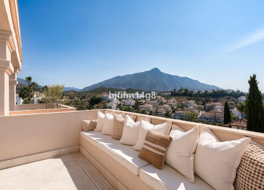 Resale - Apartment - Middle Floor Apartment - Marbella - Nueva Andalucia