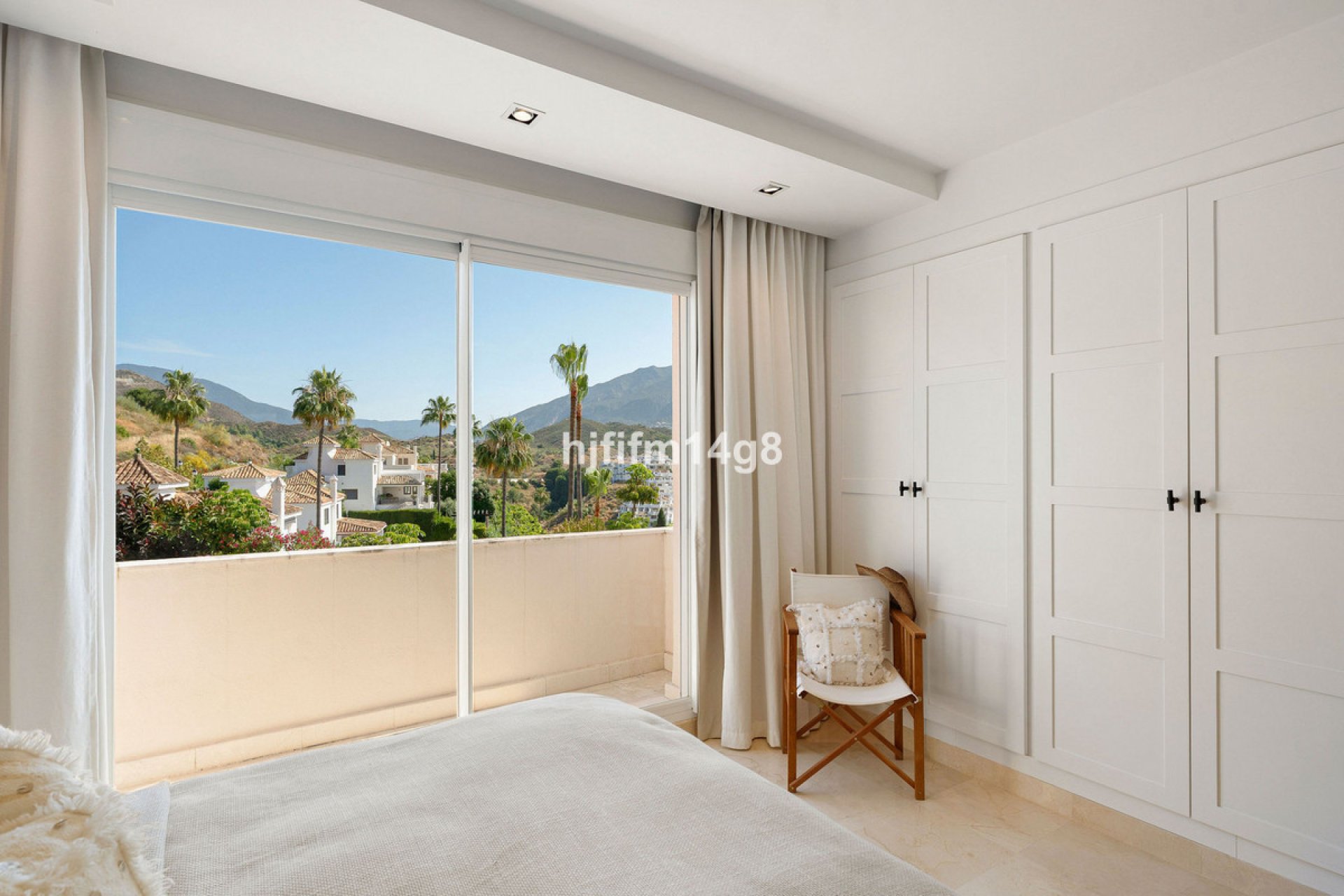Resale - Apartment - Middle Floor Apartment - Marbella - Nueva Andalucia