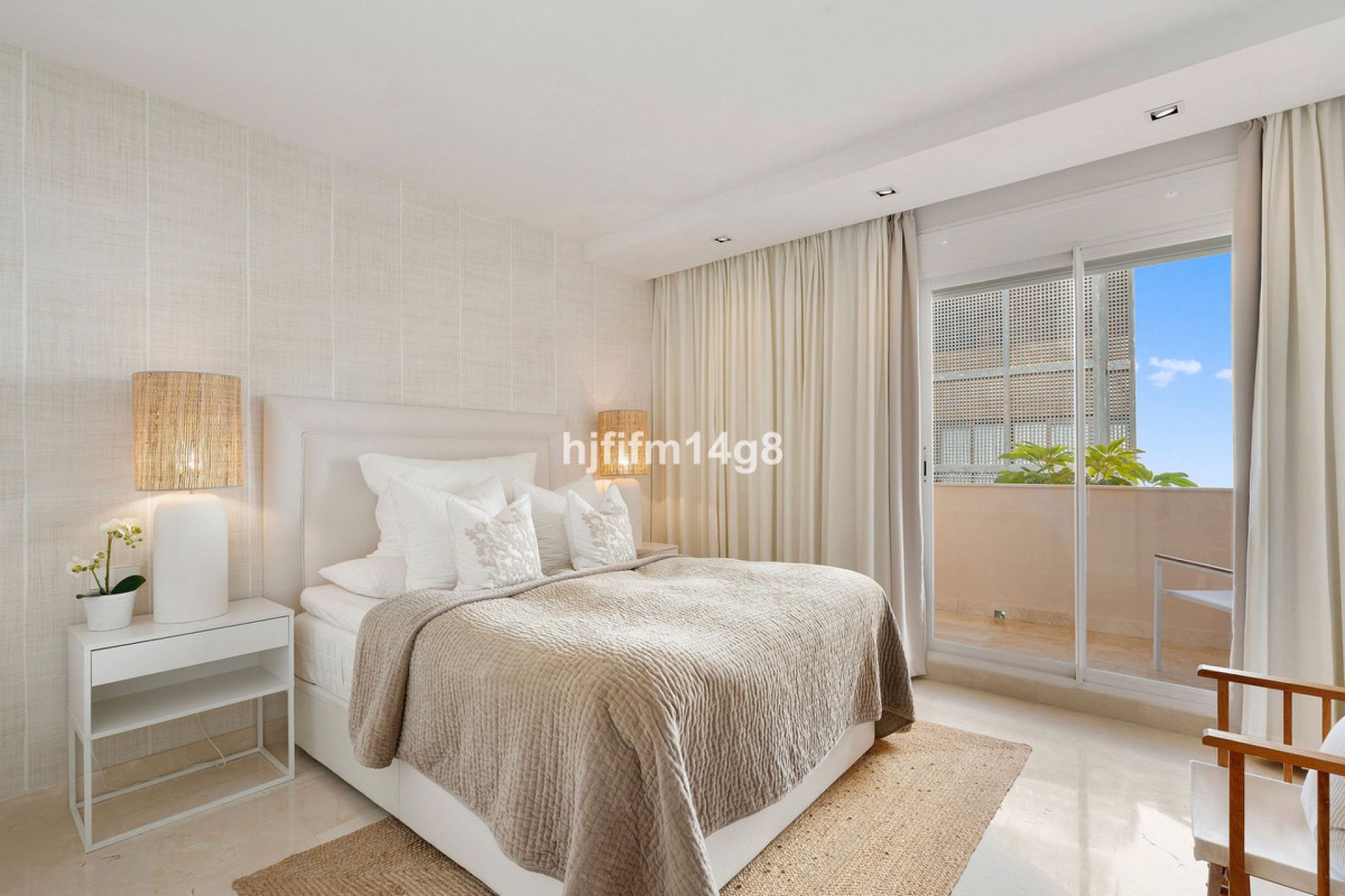 Resale - Apartment - Middle Floor Apartment - Marbella - Nueva Andalucia