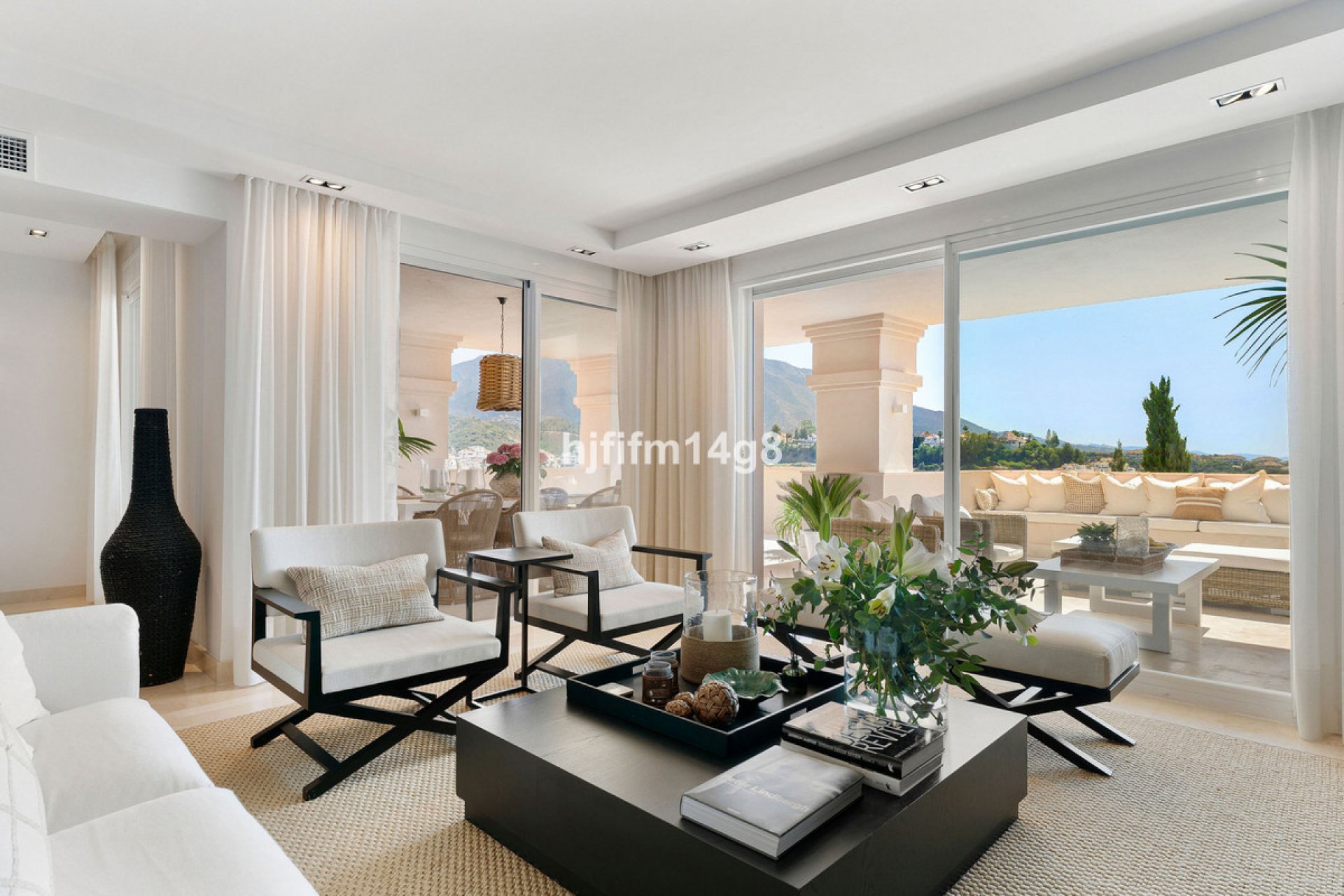 Resale - Apartment - Middle Floor Apartment - Marbella - Nueva Andalucia