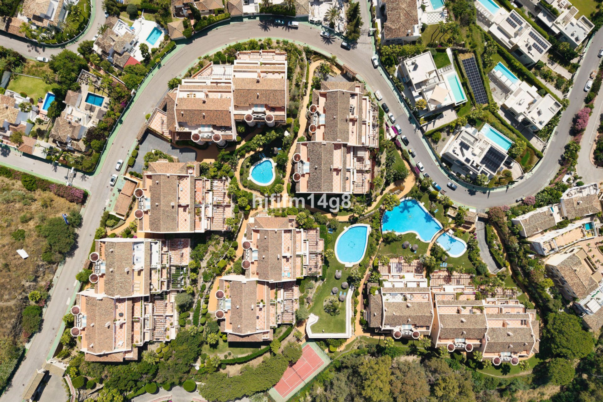 Resale - Apartment - Middle Floor Apartment - Marbella - Nueva Andalucia