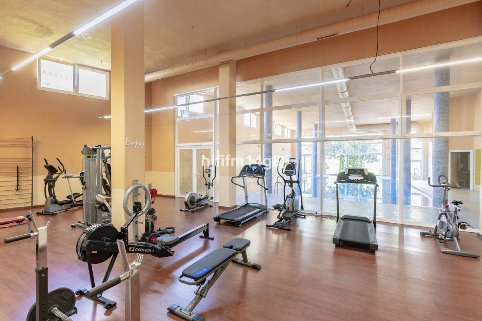 Resale - Apartment - Middle Floor Apartment - Marbella - Nueva Andalucia