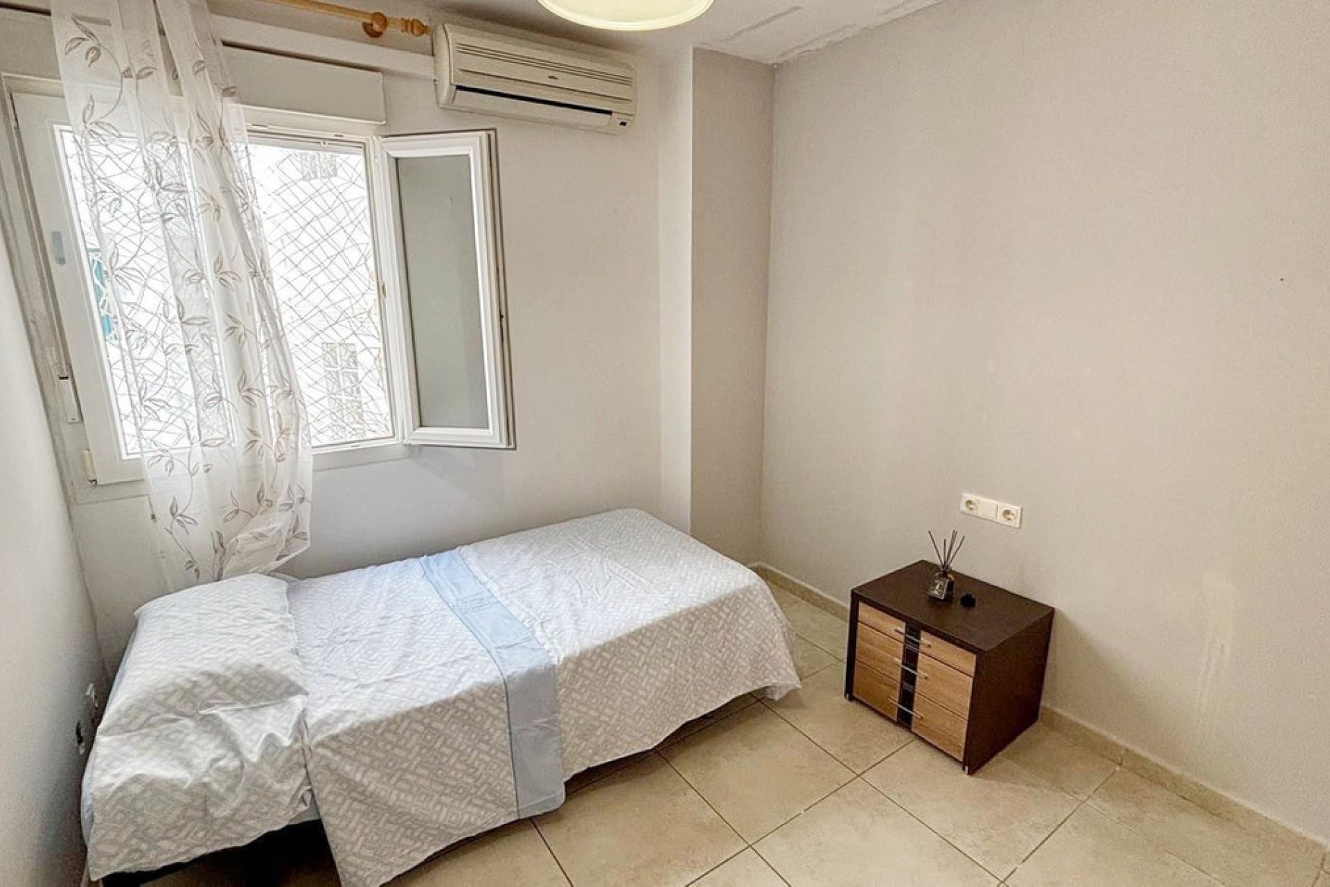 Resale - Apartment - Middle Floor Apartment - Marbella - Nueva Andalucia