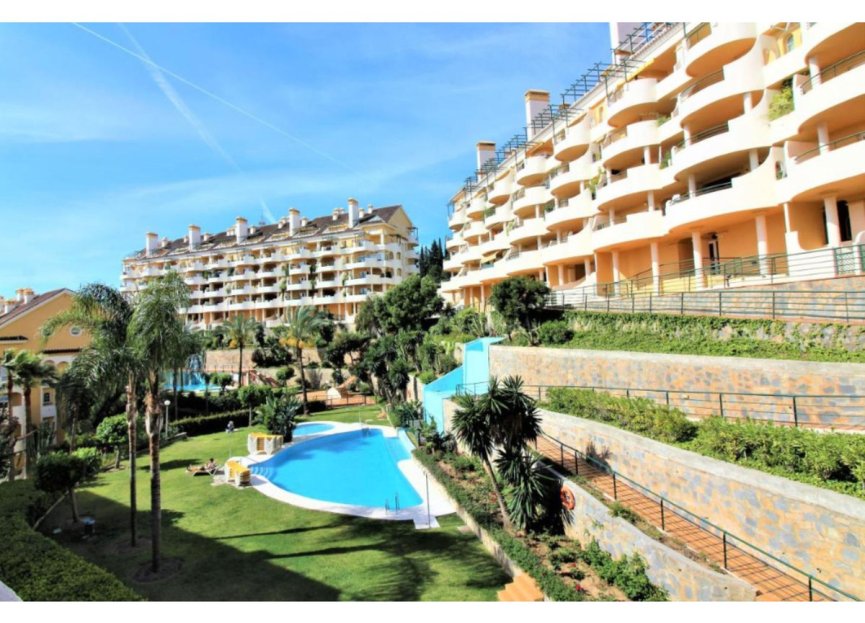 Resale - Apartment - Middle Floor Apartment - Marbella - Nueva Andalucia