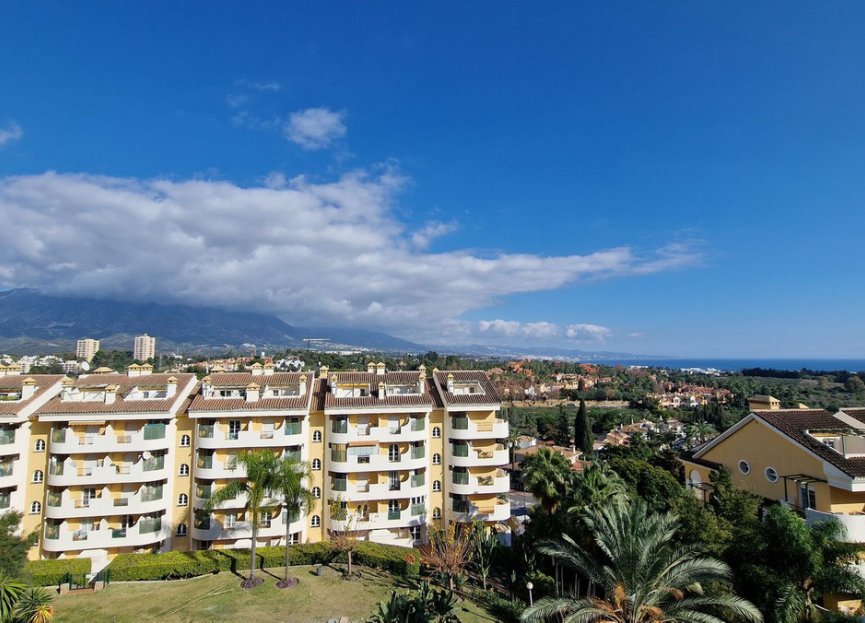 Resale - Apartment - Middle Floor Apartment - Marbella - Nueva Andalucia