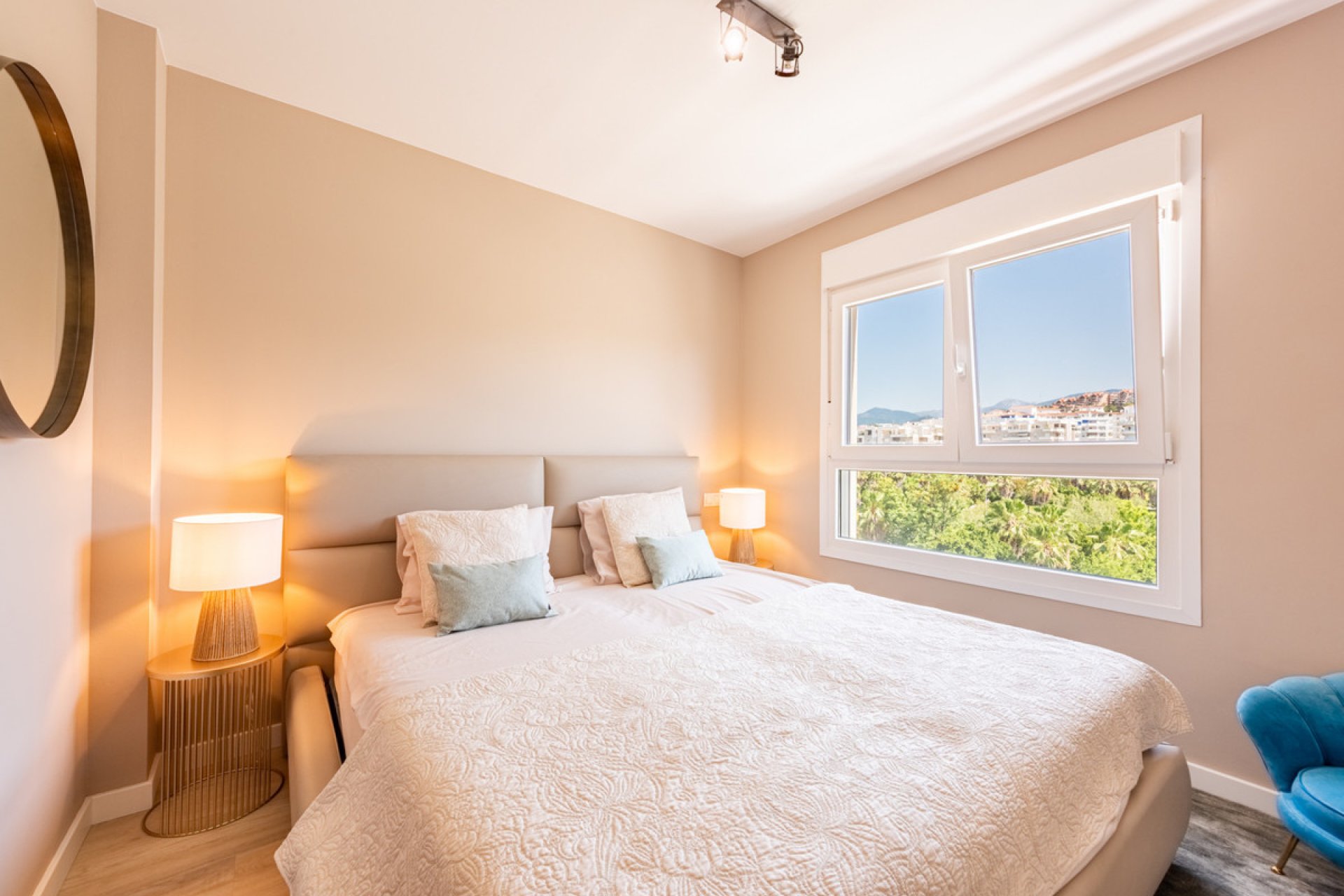 Resale - Apartment - Middle Floor Apartment - Marbella - Nueva Andalucia