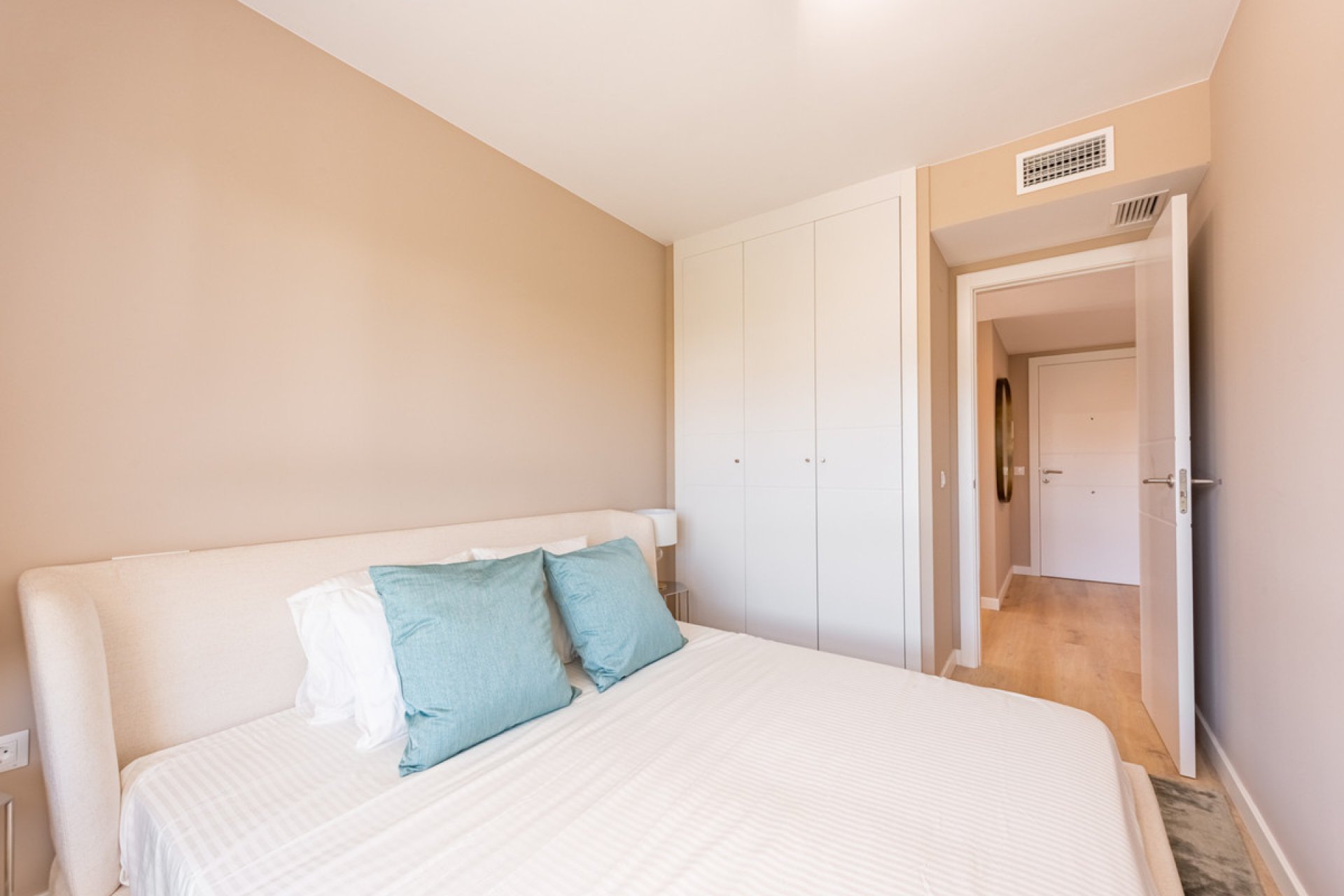 Resale - Apartment - Middle Floor Apartment - Marbella - Nueva Andalucia