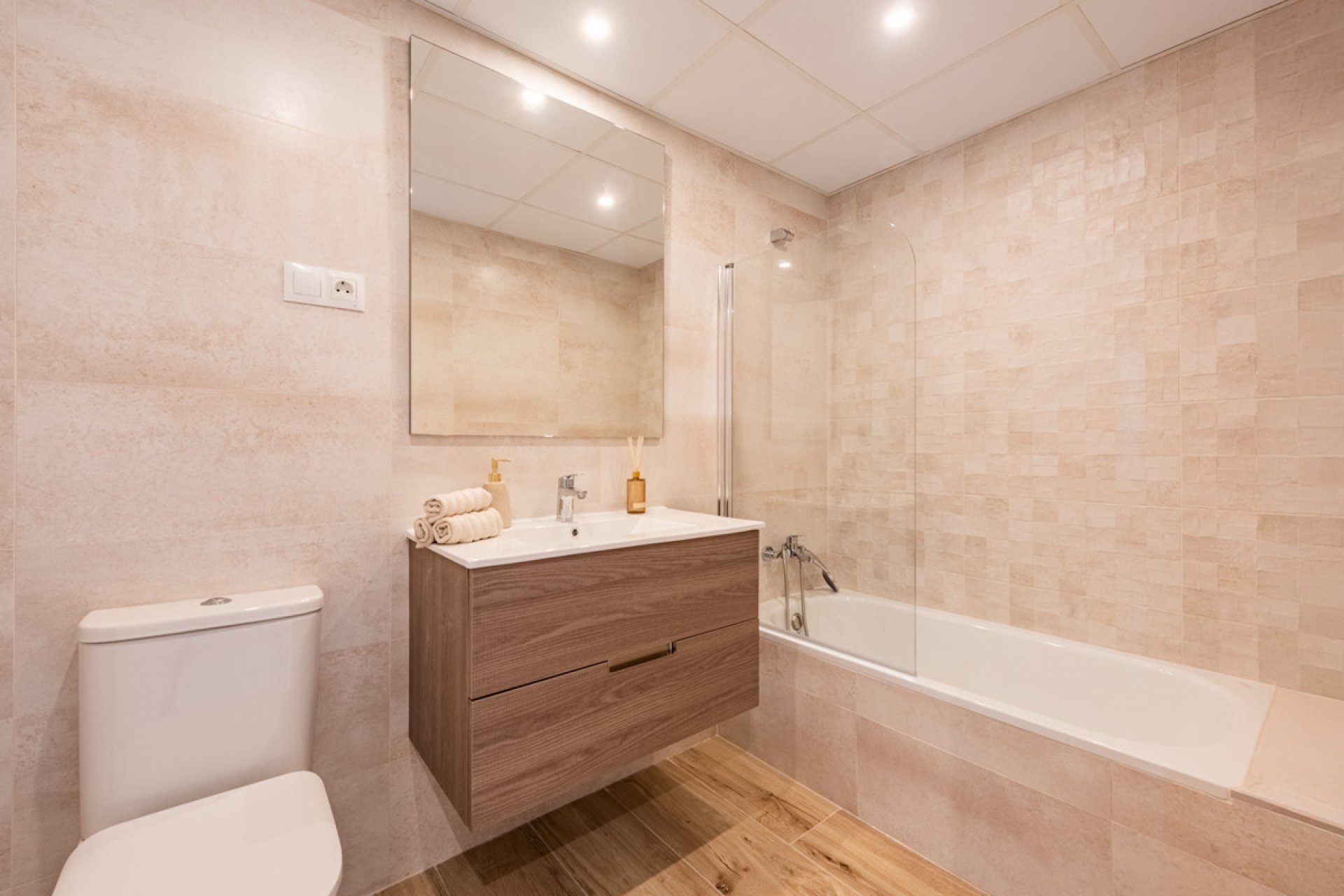 Resale - Apartment - Middle Floor Apartment - Marbella - Nueva Andalucia