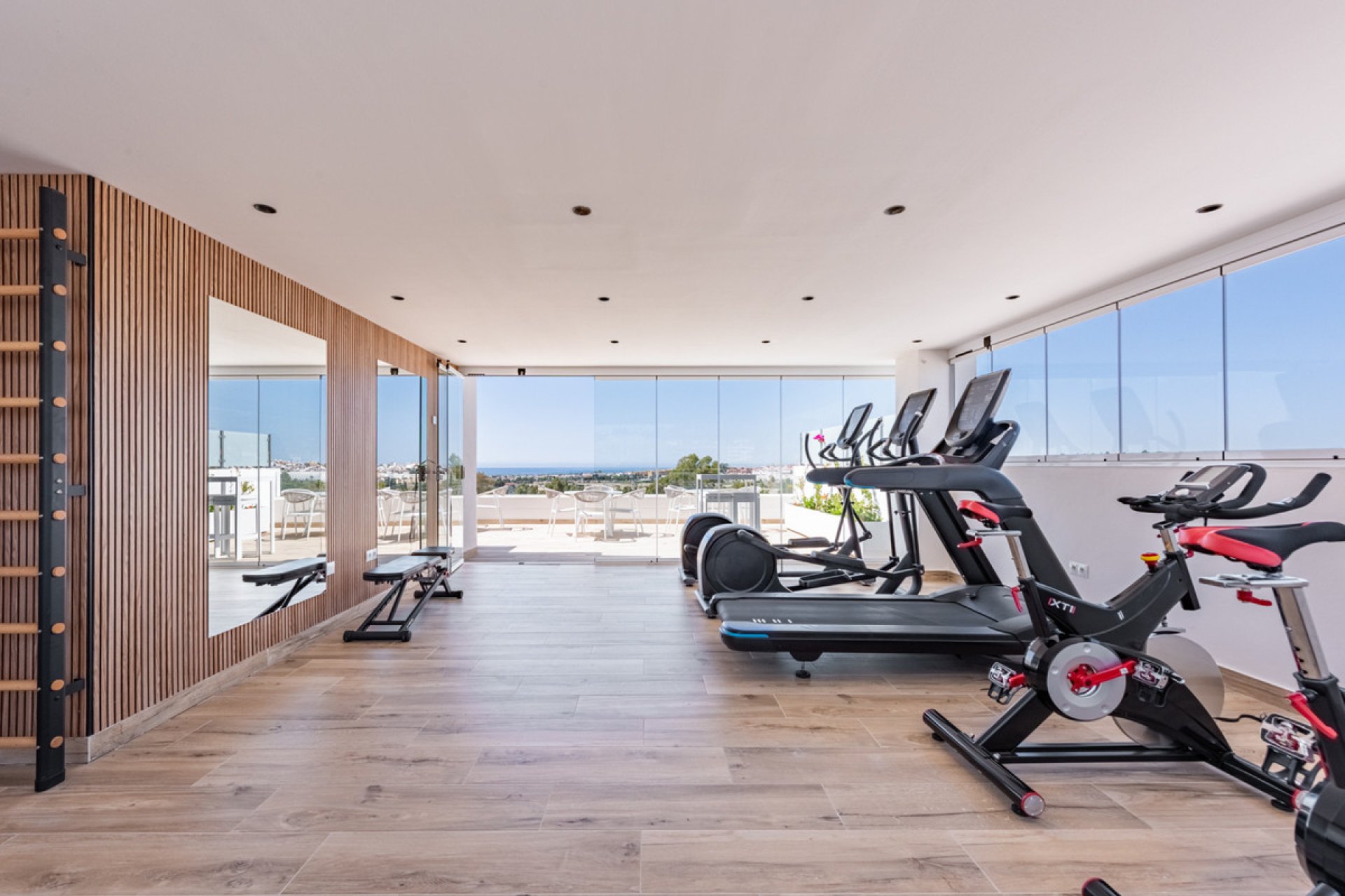 Resale - Apartment - Middle Floor Apartment - Marbella - Nueva Andalucia