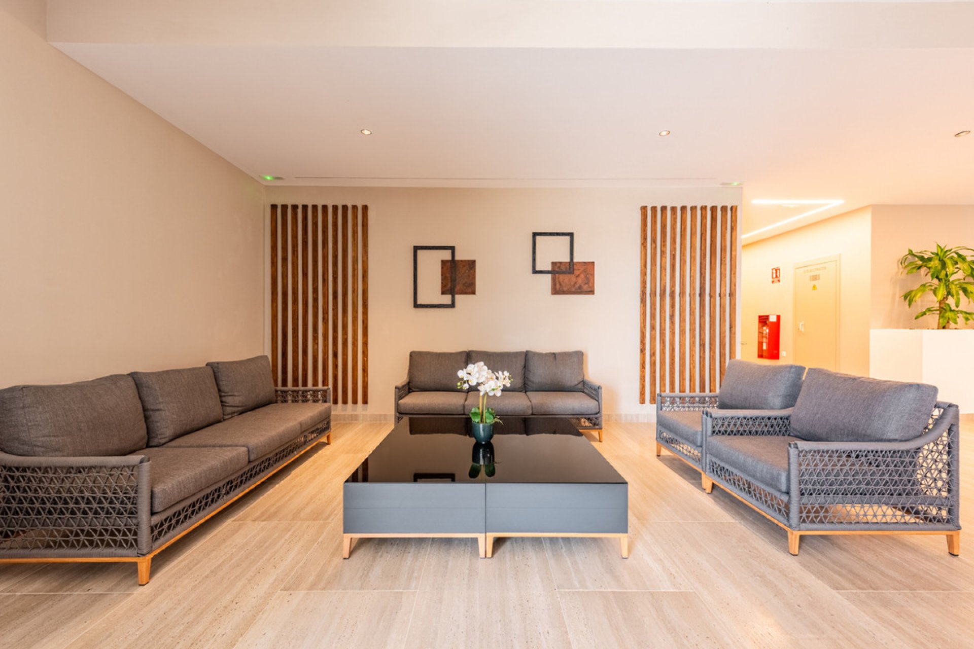 Resale - Apartment - Middle Floor Apartment - Marbella - Nueva Andalucia