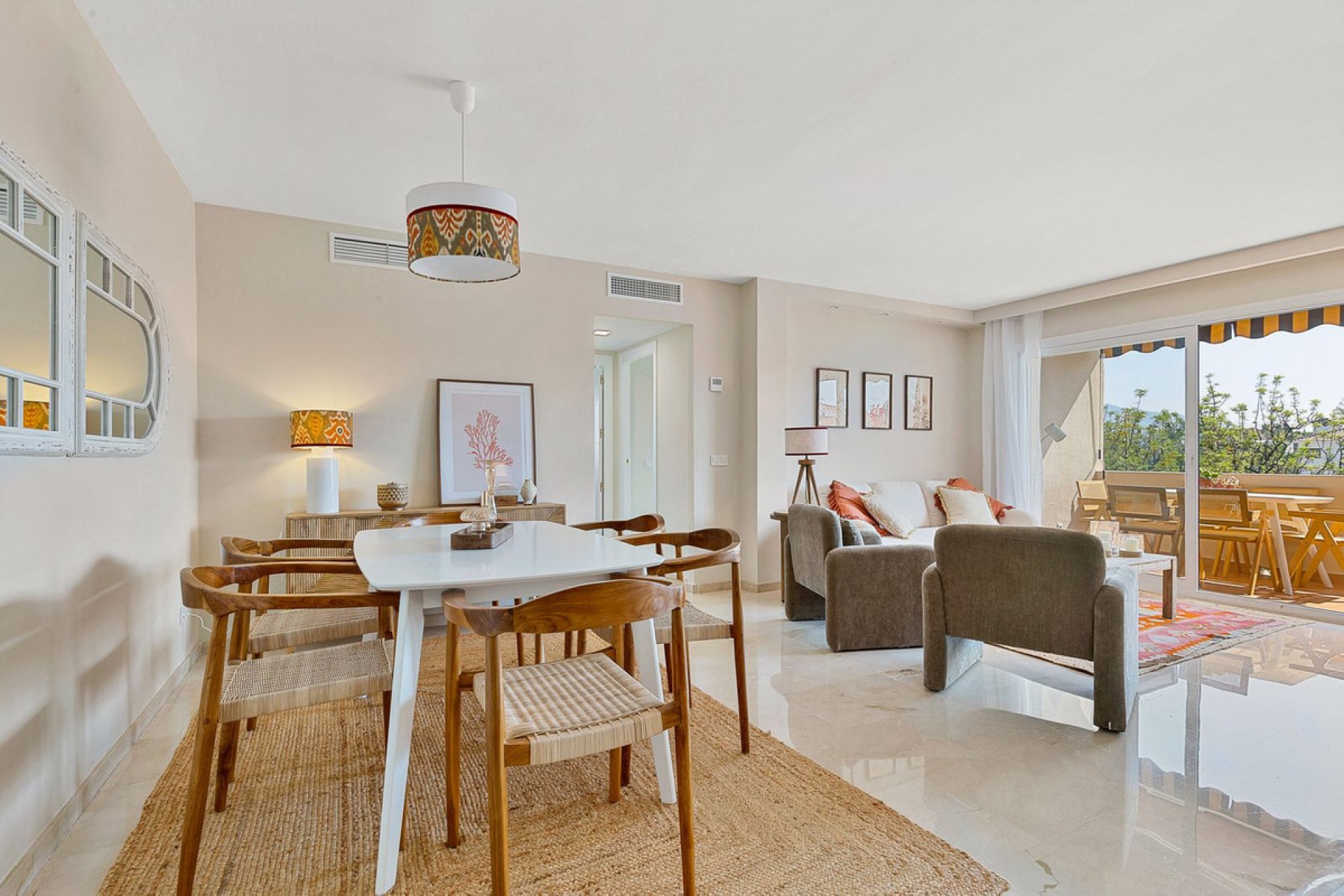 Resale - Apartment - Middle Floor Apartment - Marbella - Nueva Andalucia