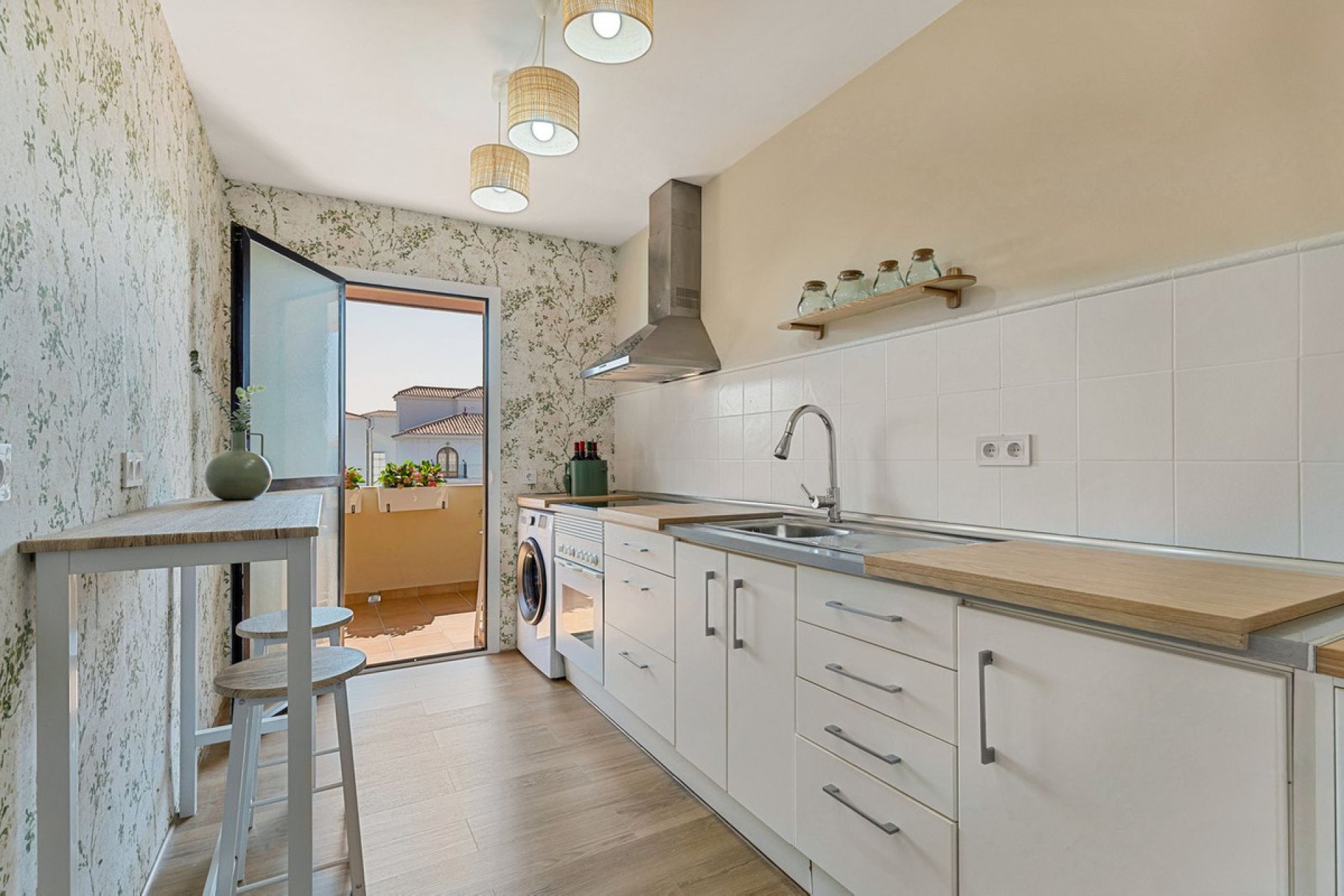 Resale - Apartment - Middle Floor Apartment - Marbella - Nueva Andalucia