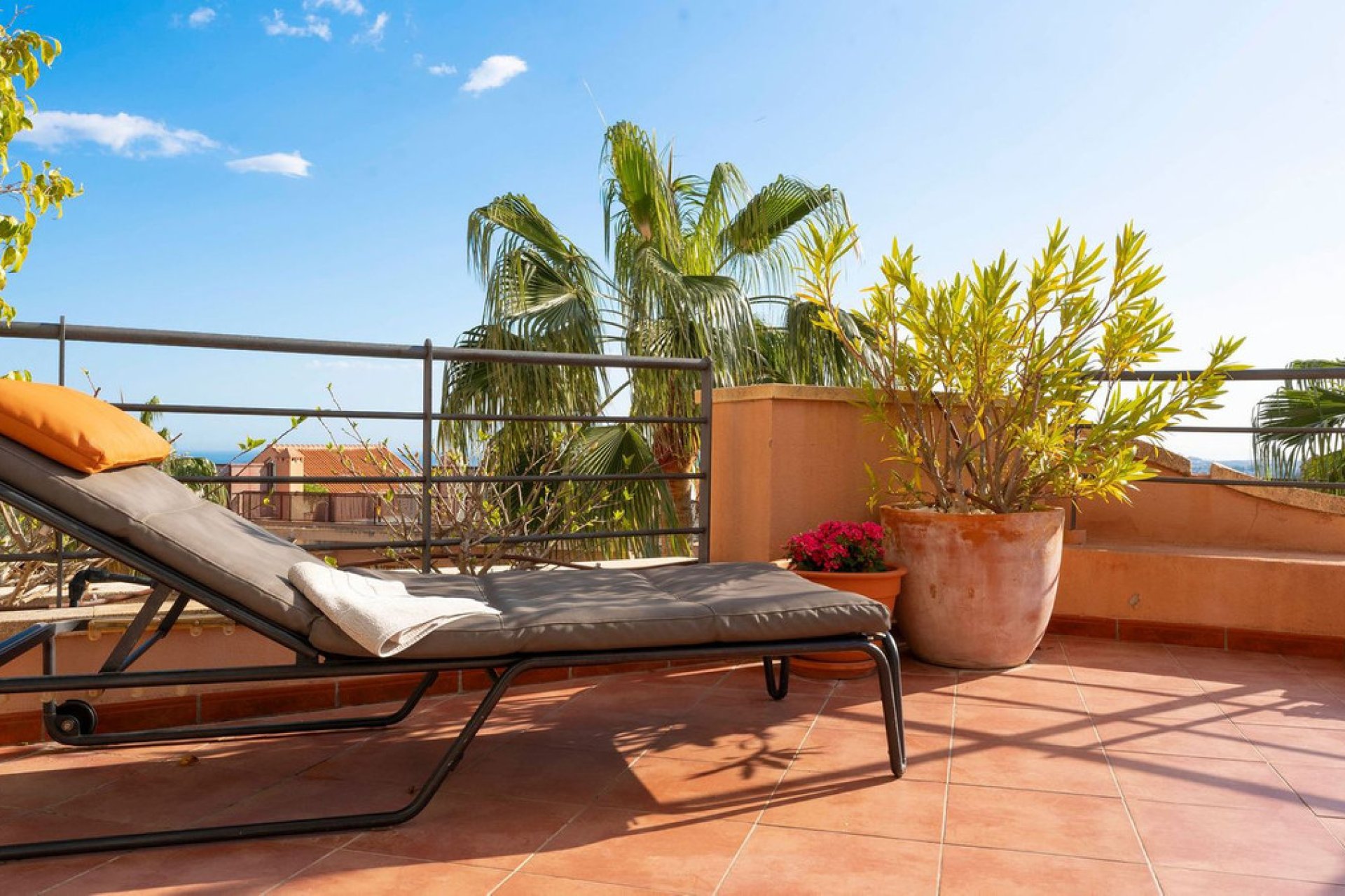 Resale - Apartment - Middle Floor Apartment - Marbella - Nueva Andalucia