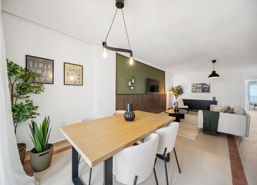 Resale - Apartment - Middle Floor Apartment - Marbella - Nueva Andalucia