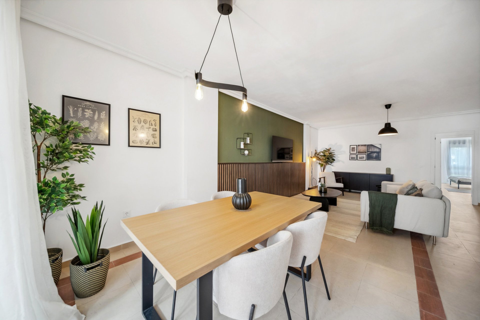 Resale - Apartment - Middle Floor Apartment - Marbella - Nueva Andalucia