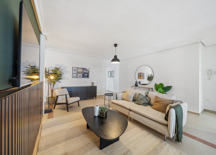 Resale - Apartment - Middle Floor Apartment - Marbella - Nueva Andalucia