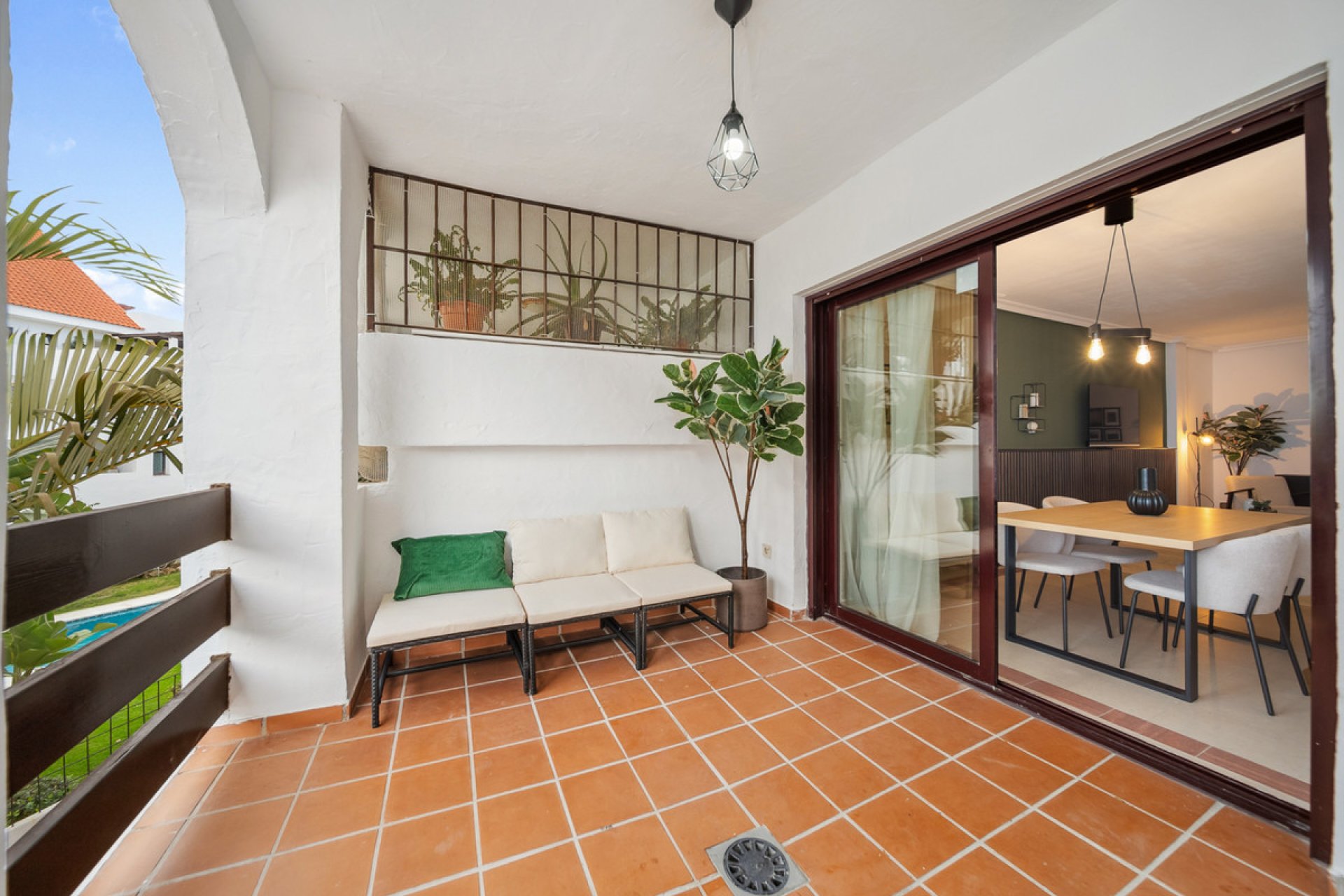 Resale - Apartment - Middle Floor Apartment - Marbella - Nueva Andalucia