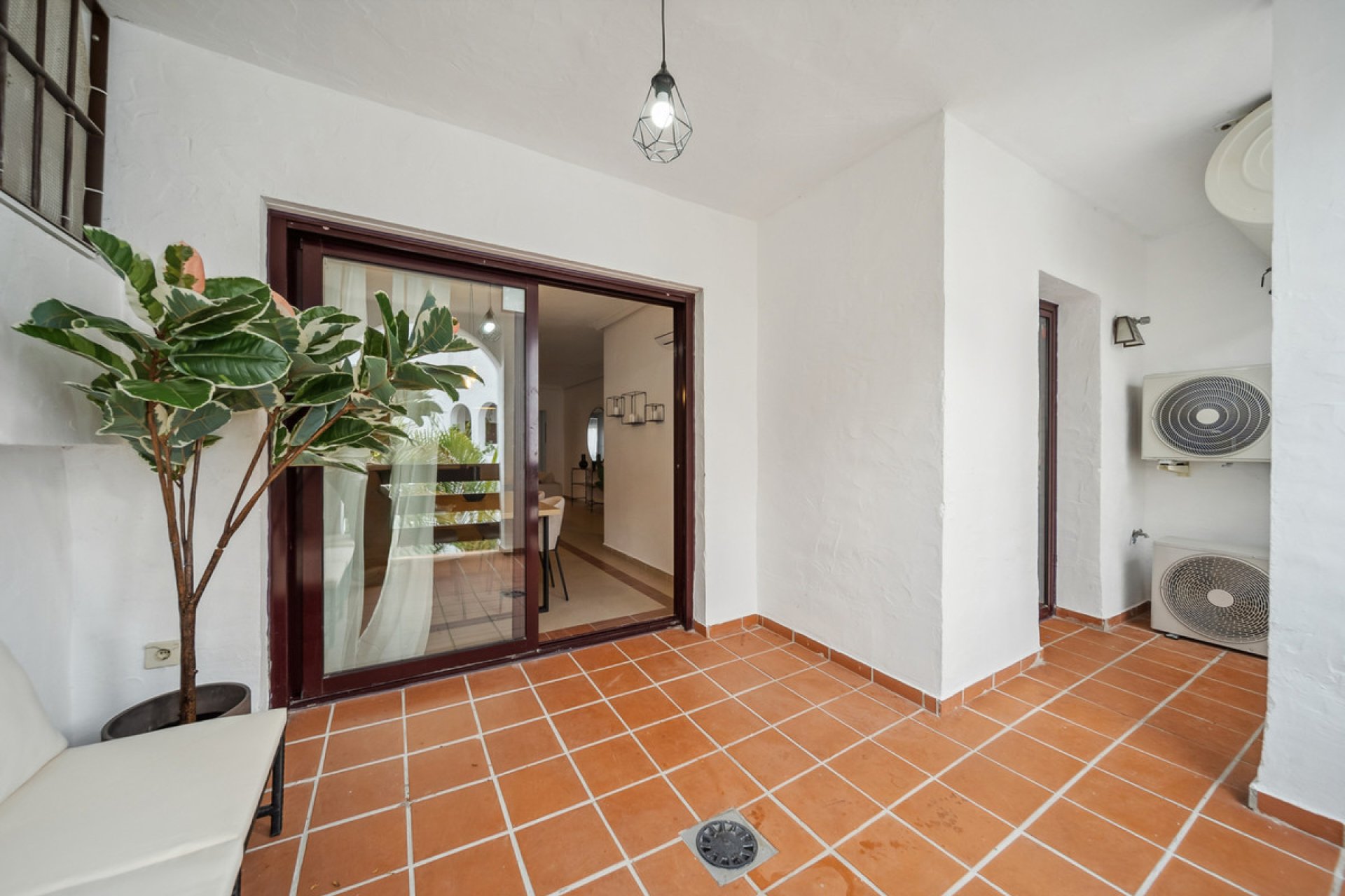 Resale - Apartment - Middle Floor Apartment - Marbella - Nueva Andalucia