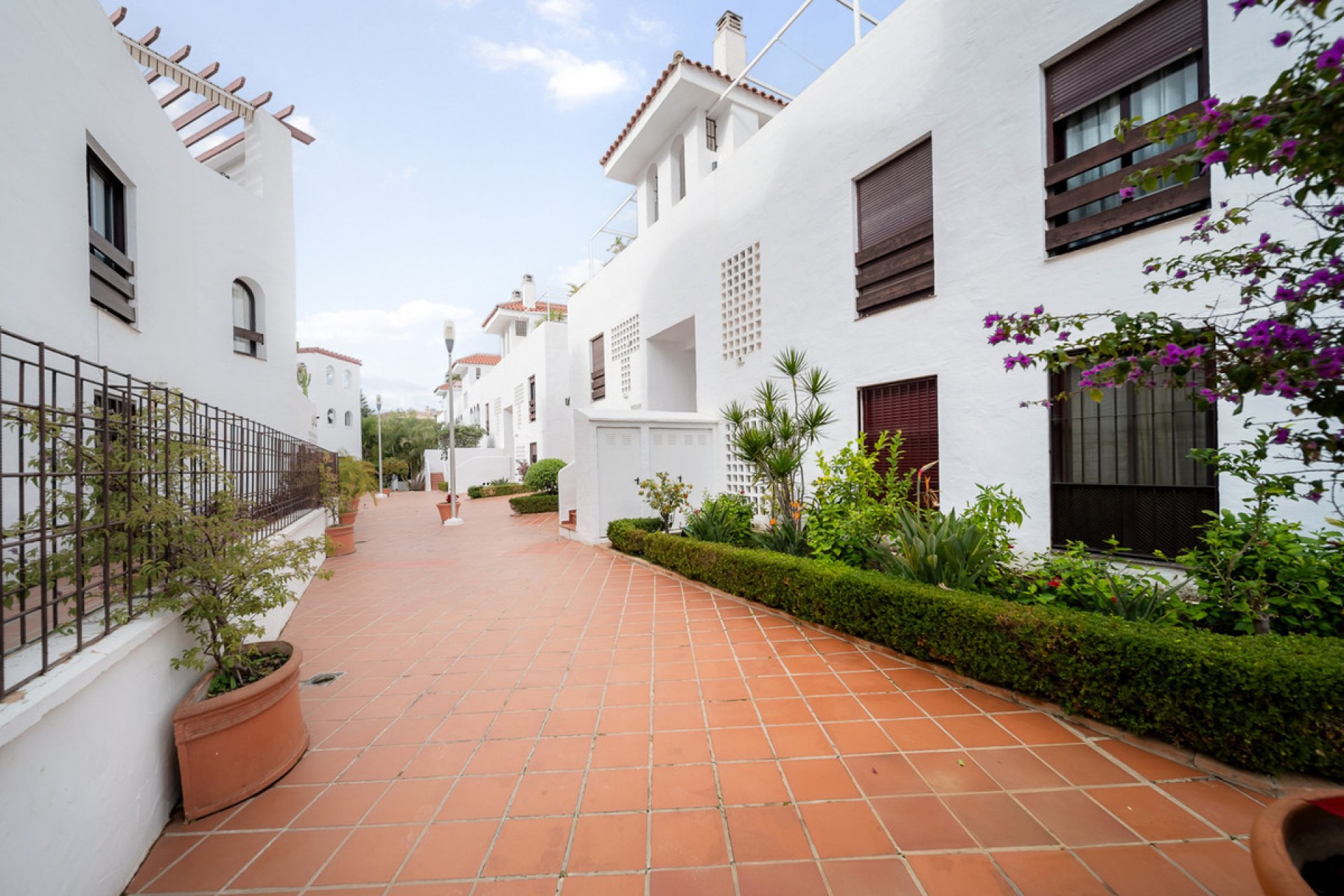 Resale - Apartment - Middle Floor Apartment - Marbella - Nueva Andalucia