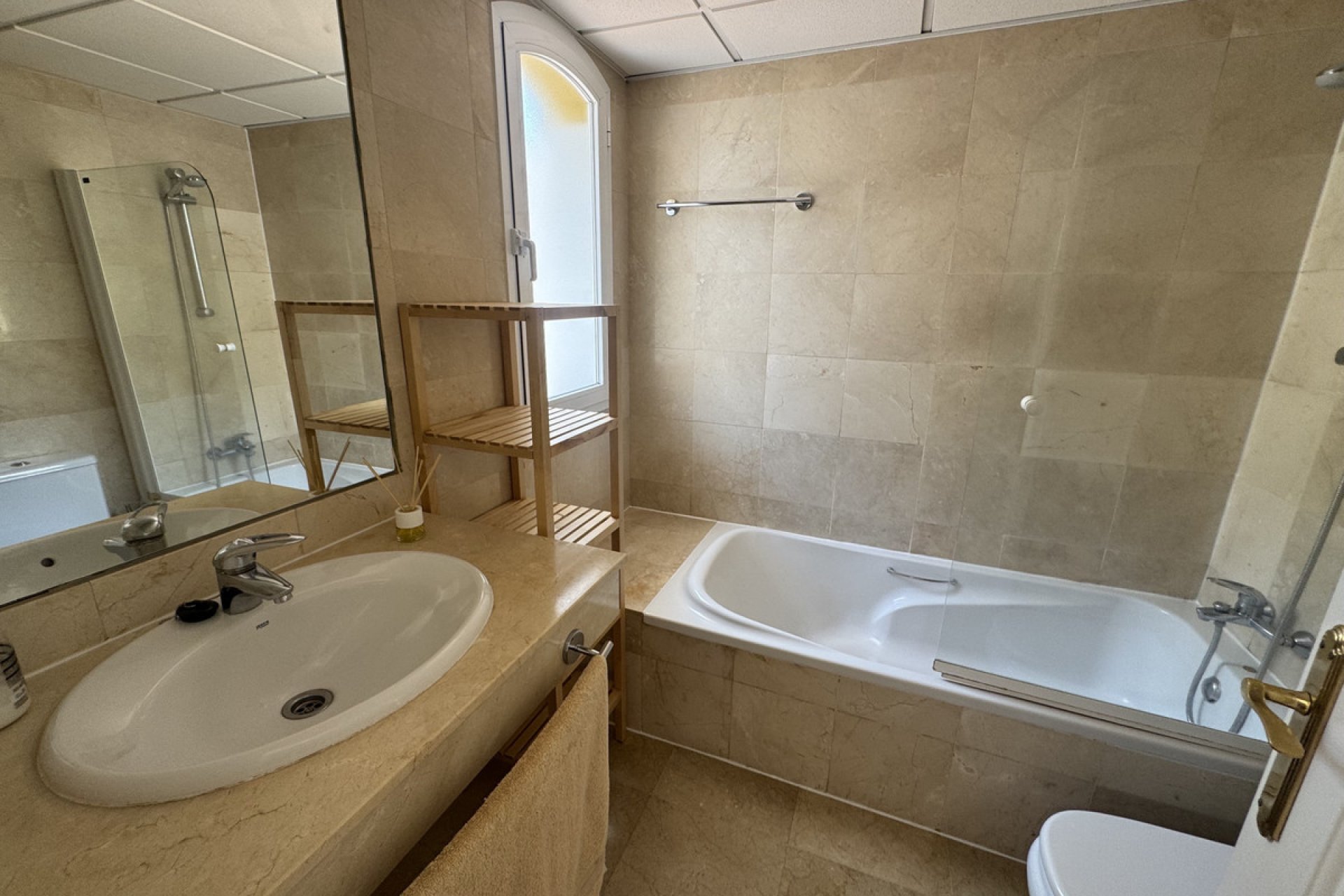 Resale - Apartment - Middle Floor Apartment - Marbella - Nueva Andalucia