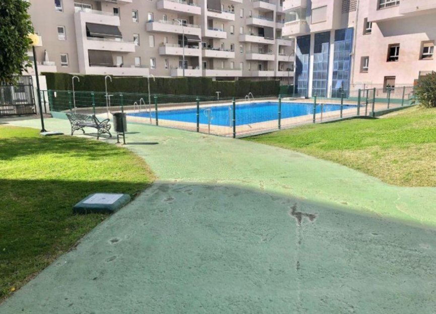 Resale - Apartment - Middle Floor Apartment - Marbella - Nueva Andalucia