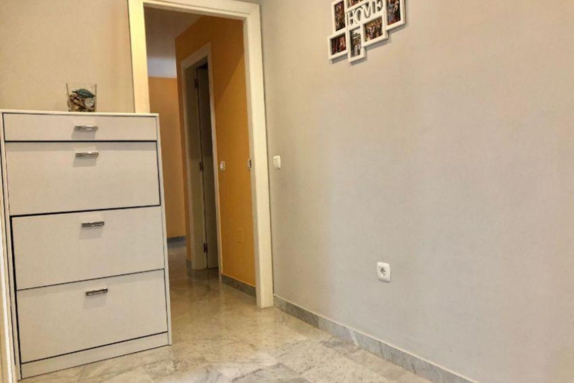 Resale - Apartment - Middle Floor Apartment - Marbella - Nueva Andalucia