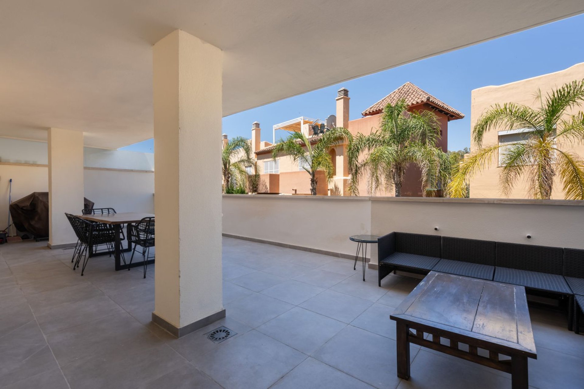 Resale - Apartment - Middle Floor Apartment - Marbella - Nueva Andalucia