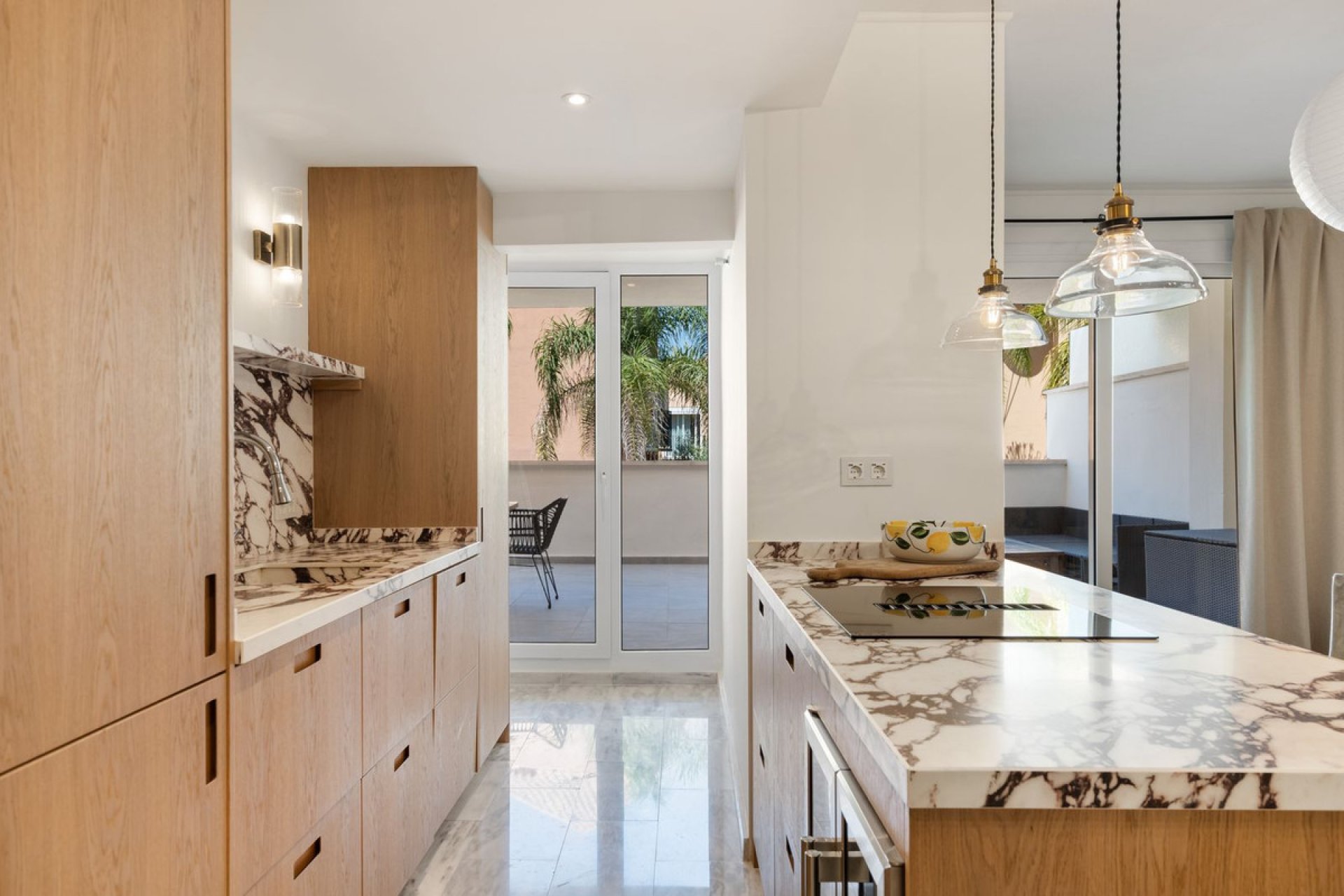 Resale - Apartment - Middle Floor Apartment - Marbella - Nueva Andalucia