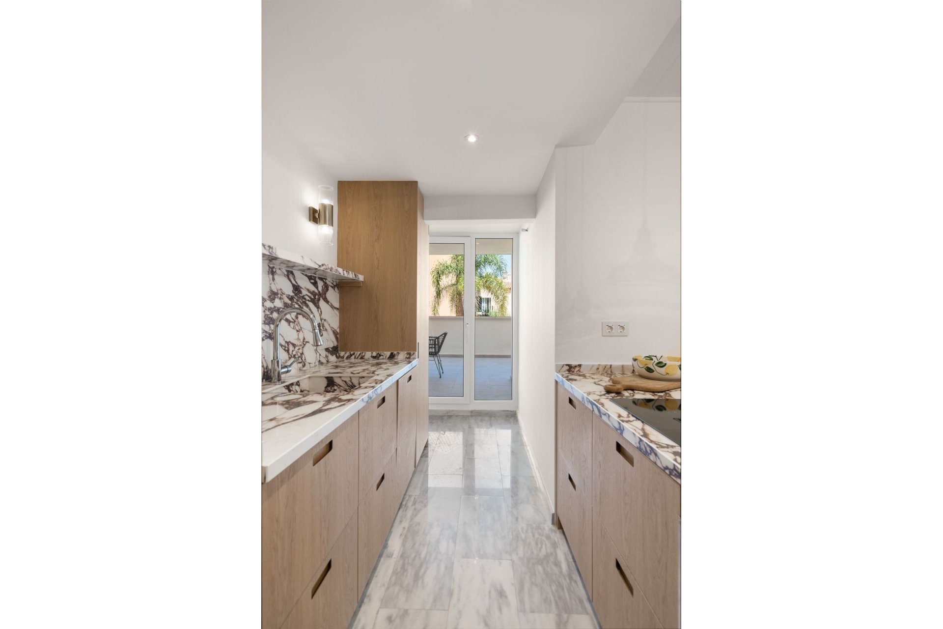 Resale - Apartment - Middle Floor Apartment - Marbella - Nueva Andalucia