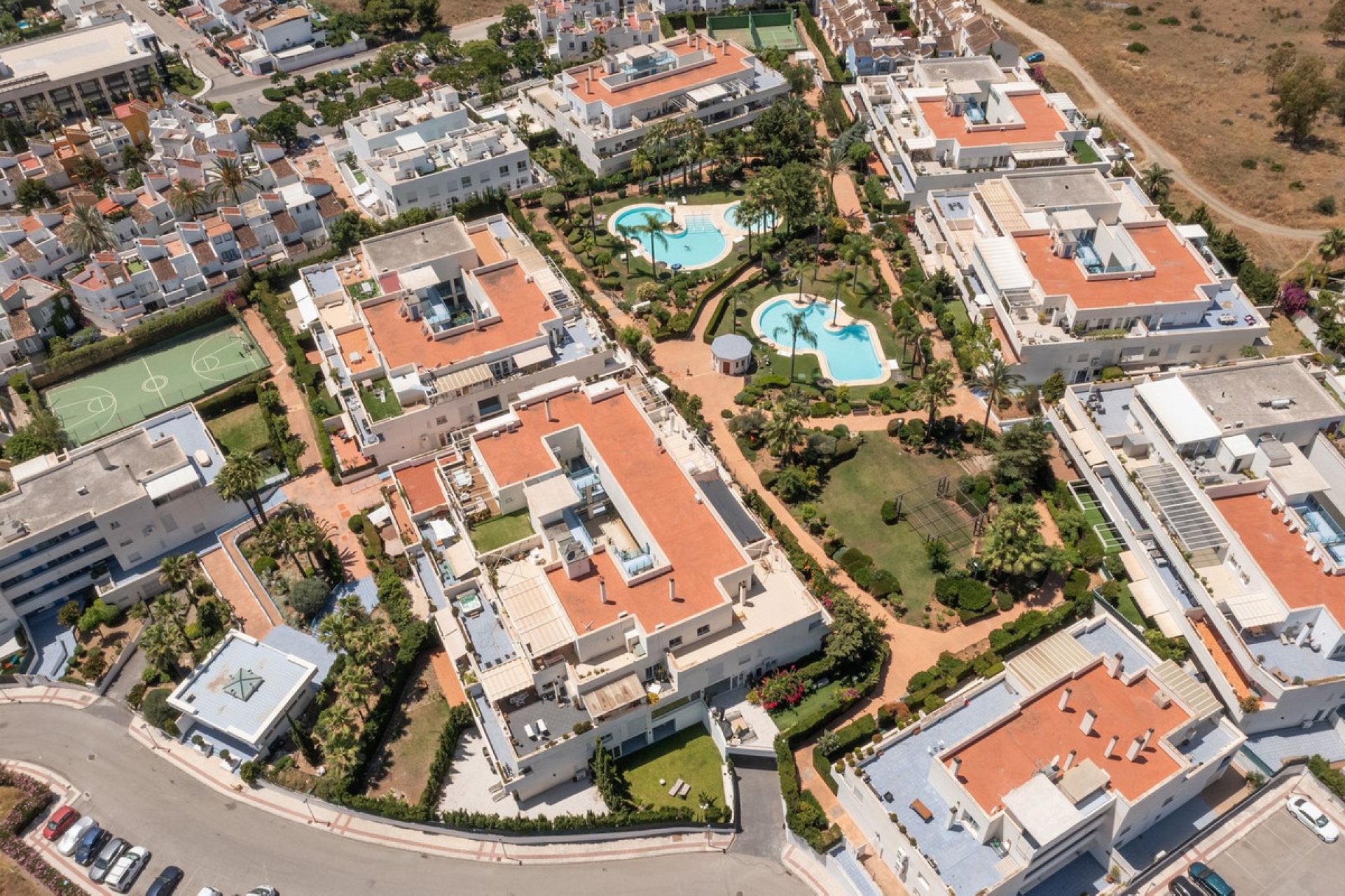 Resale - Apartment - Middle Floor Apartment - Marbella - Nueva Andalucia