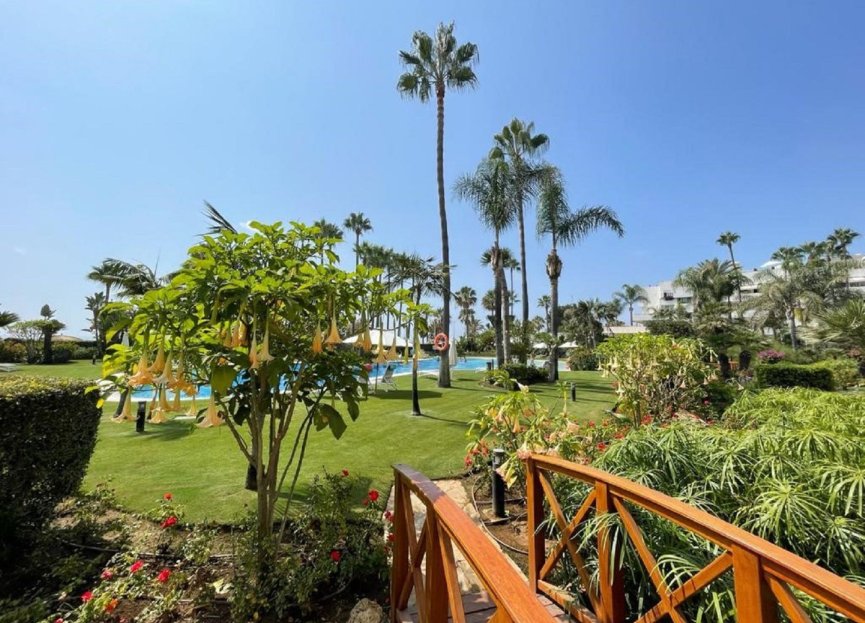 Resale - Apartment - Middle Floor Apartment - Marbella - Puerto Banús