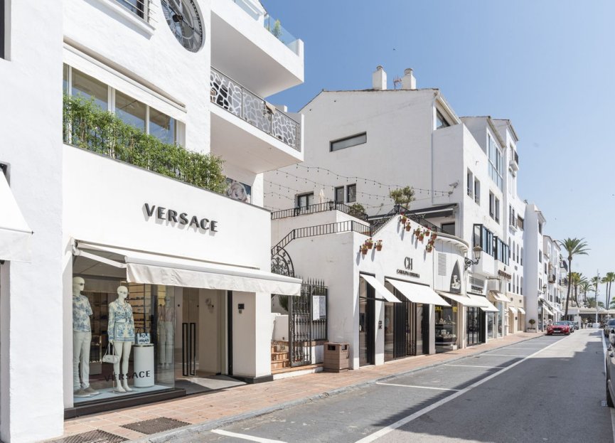 Resale - Apartment - Middle Floor Apartment - Marbella - Puerto Banús