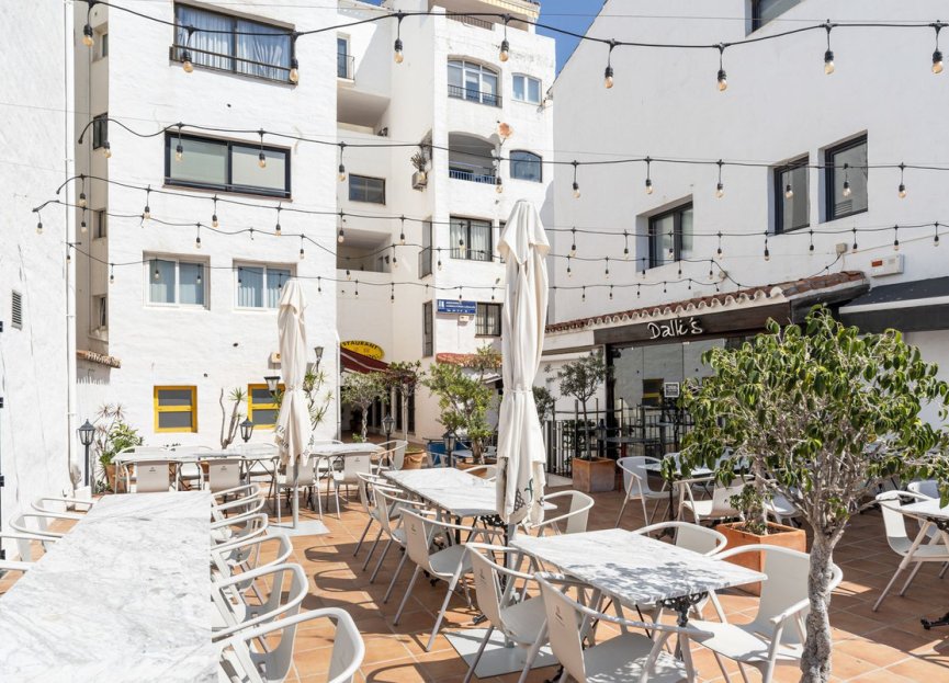 Resale - Apartment - Middle Floor Apartment - Marbella - Puerto Banús